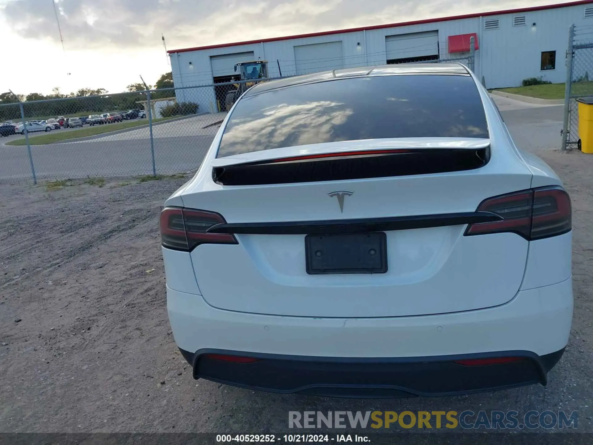 15 Photograph of a damaged car 7SAXCBE56NF344045 TESLA MODEL X 2022