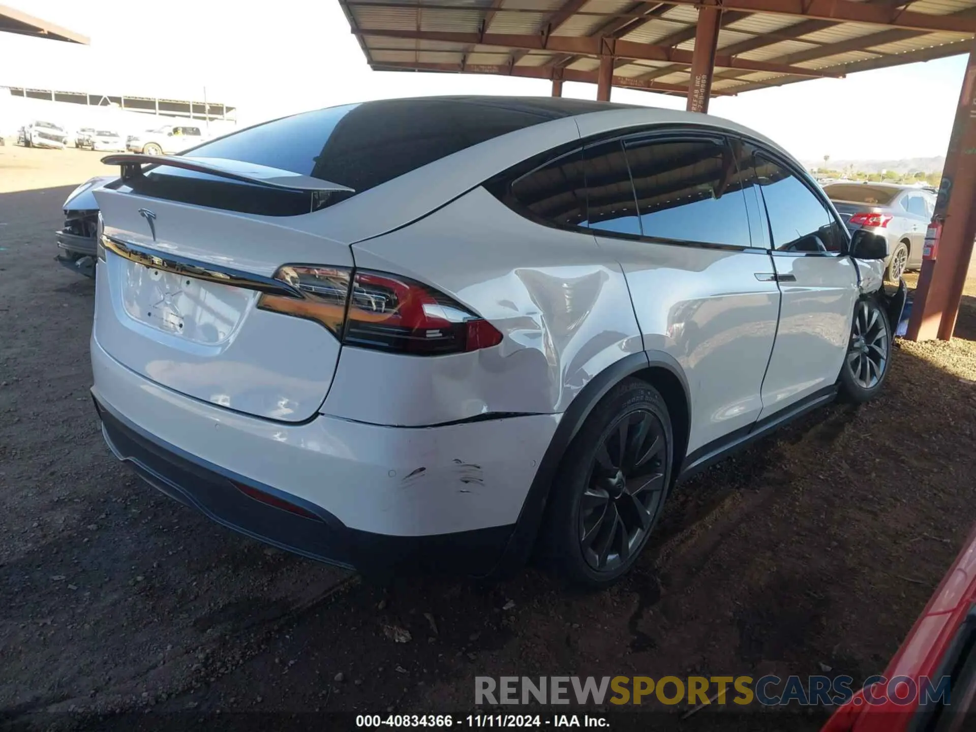 4 Photograph of a damaged car 7SAXCBE57NF327125 TESLA MODEL X 2022