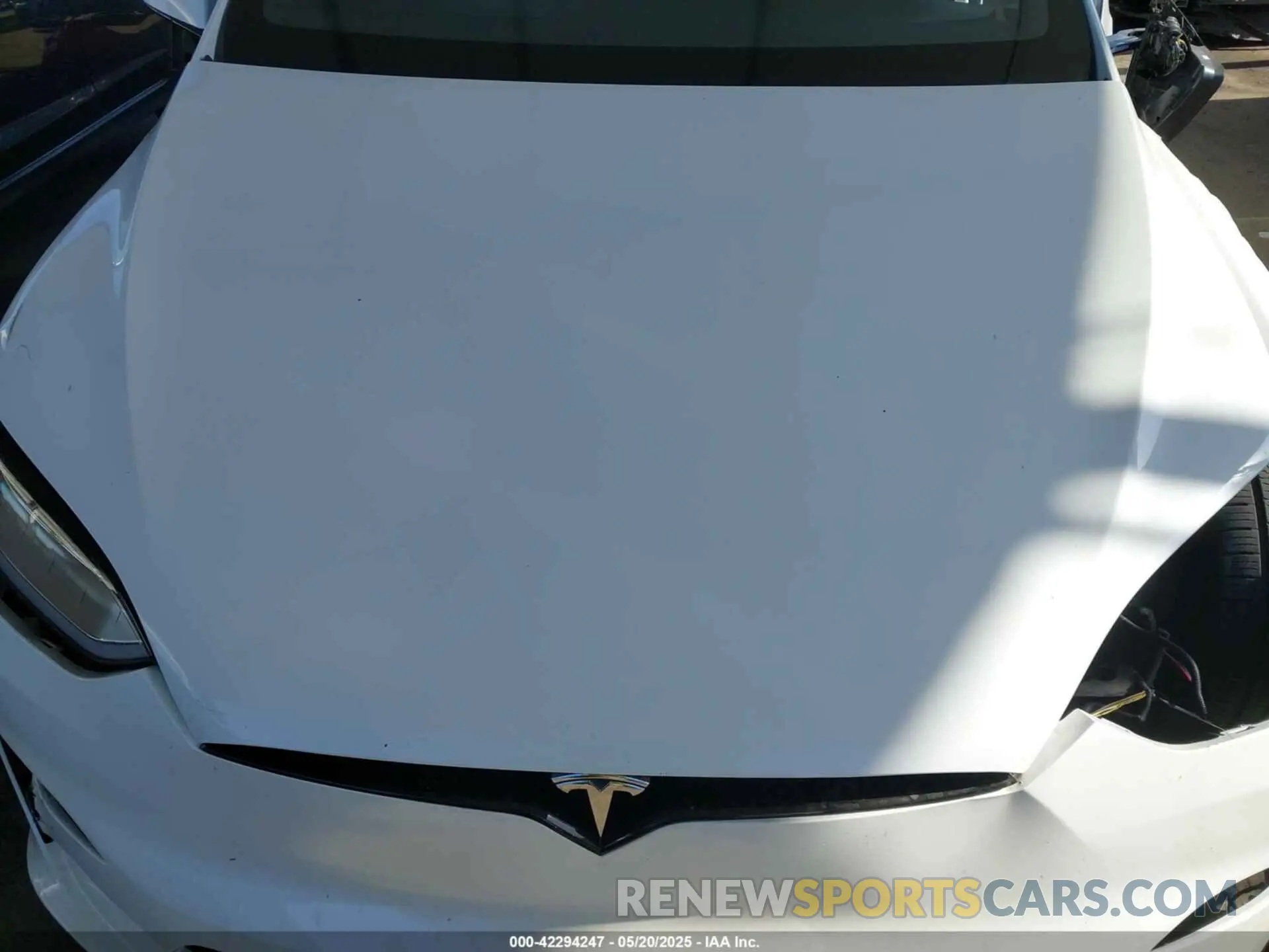 10 Photograph of a damaged car 7SAXCBE57NF337329 TESLA MODEL X 2022