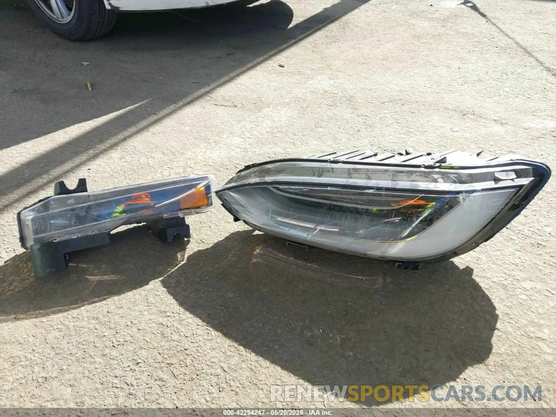 11 Photograph of a damaged car 7SAXCBE57NF337329 TESLA MODEL X 2022