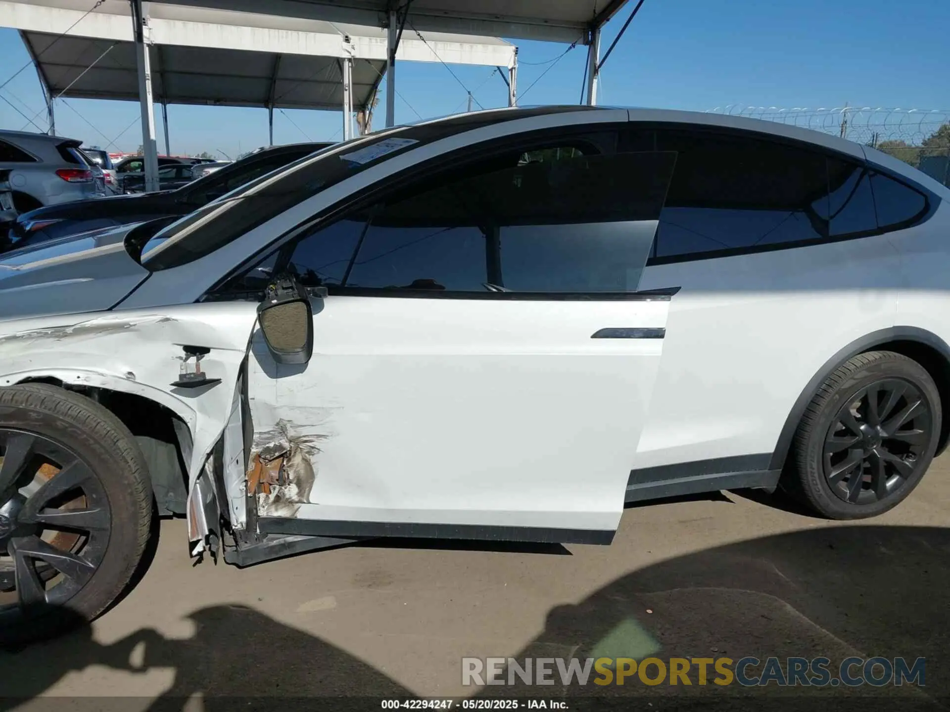 14 Photograph of a damaged car 7SAXCBE57NF337329 TESLA MODEL X 2022
