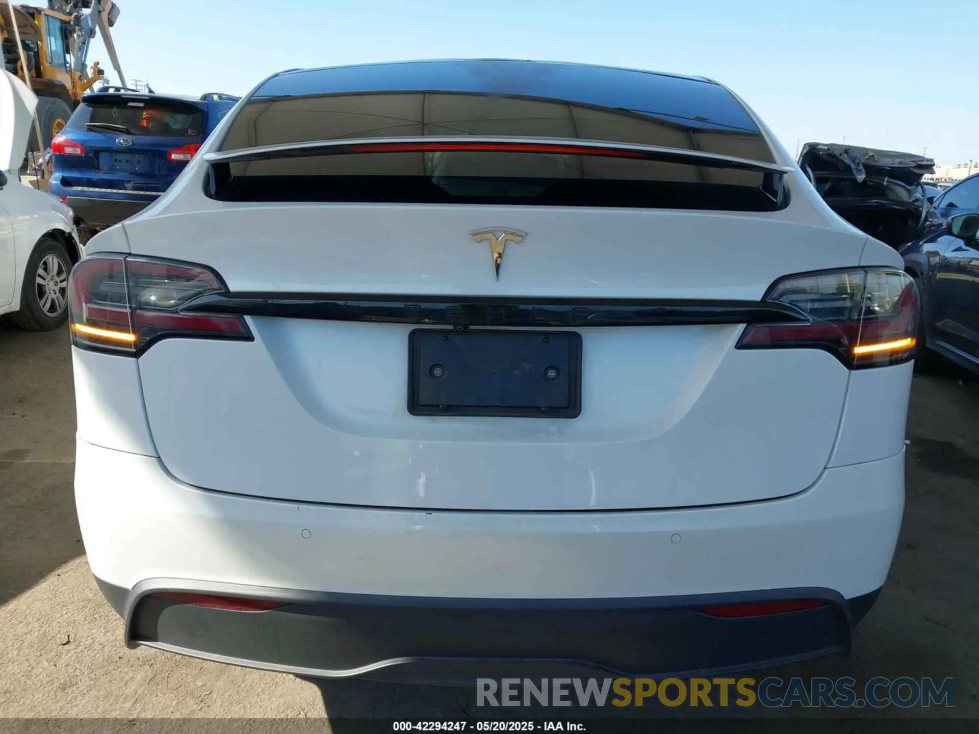 16 Photograph of a damaged car 7SAXCBE57NF337329 TESLA MODEL X 2022