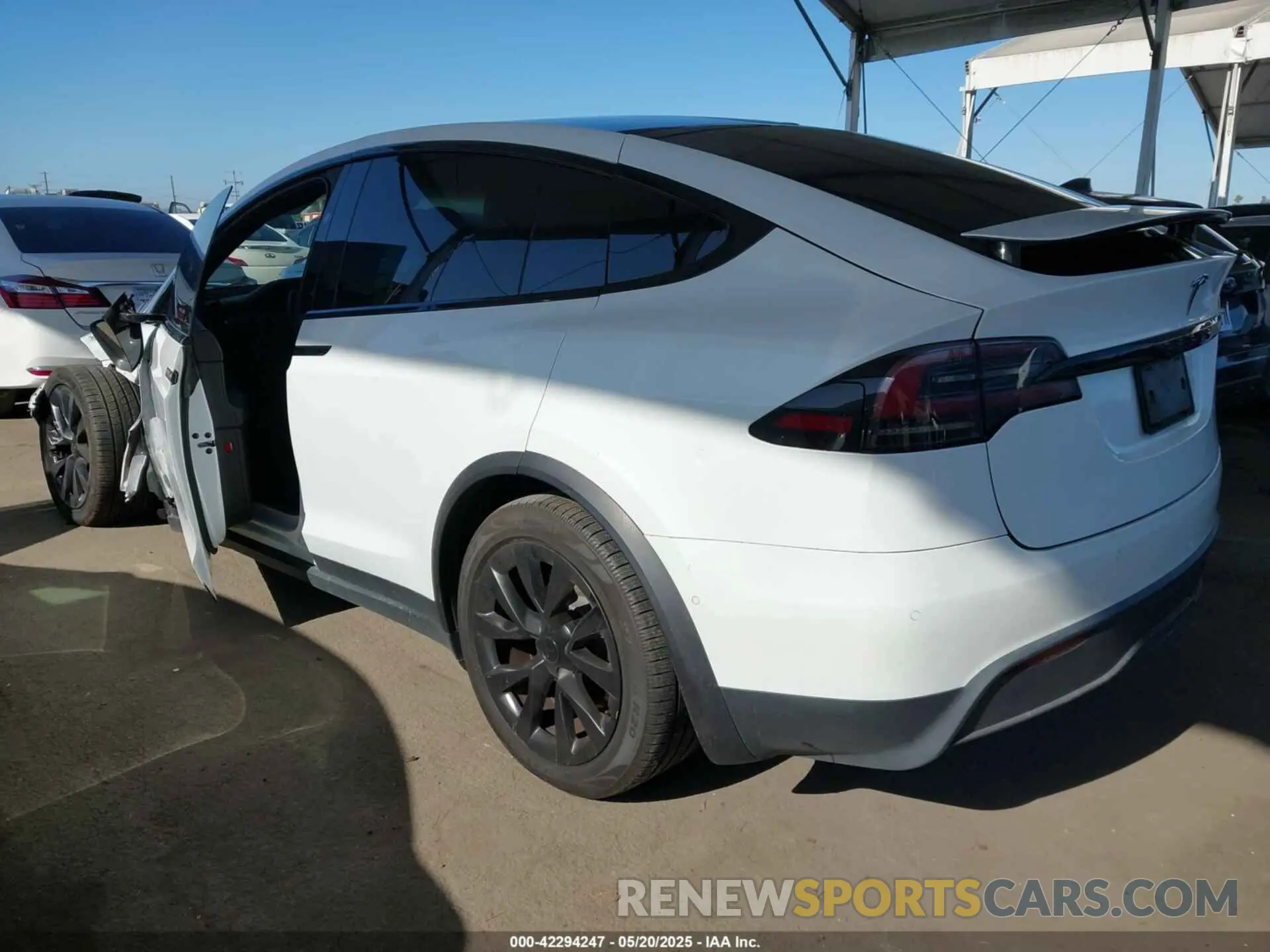 3 Photograph of a damaged car 7SAXCBE57NF337329 TESLA MODEL X 2022