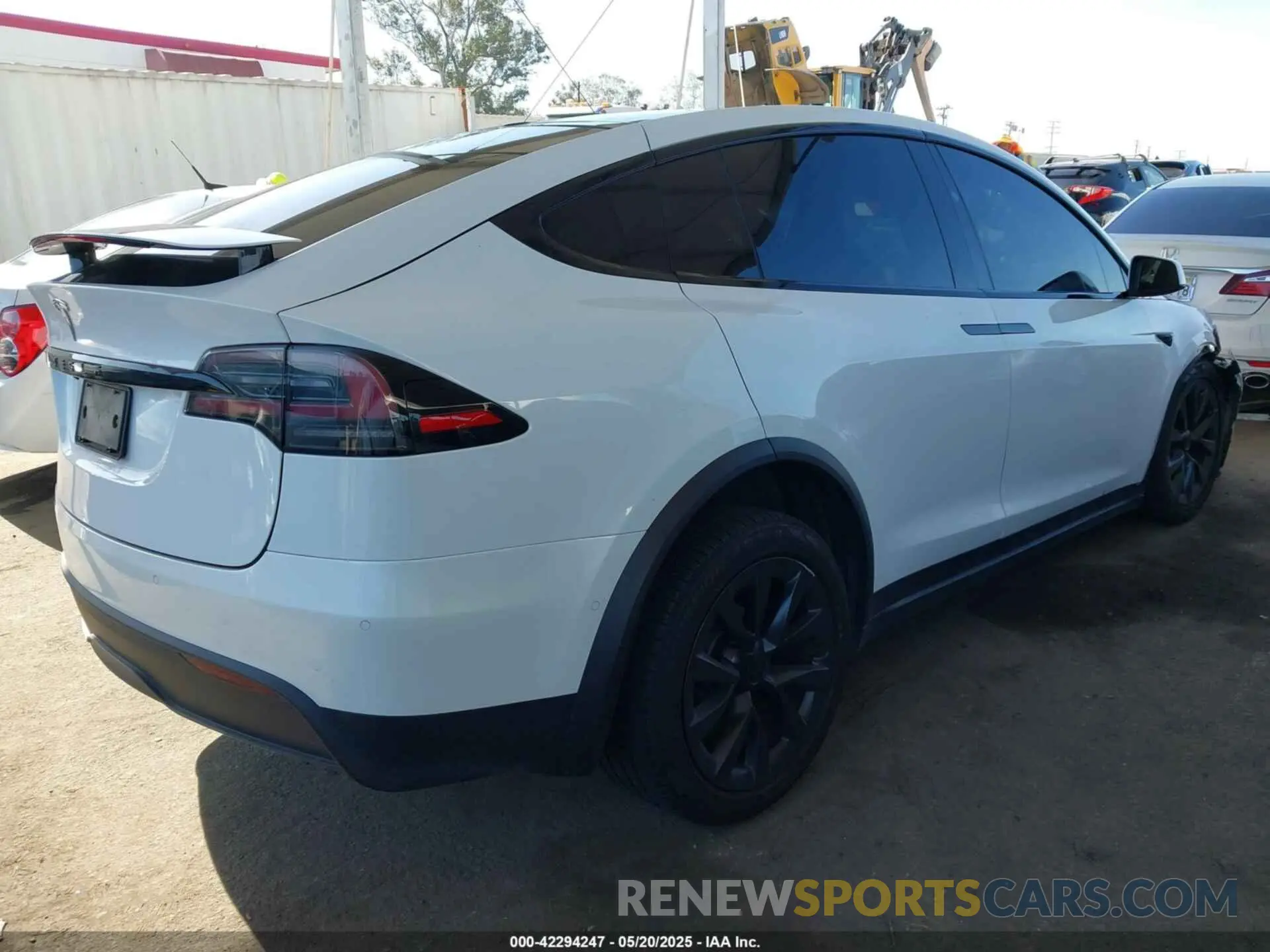 4 Photograph of a damaged car 7SAXCBE57NF337329 TESLA MODEL X 2022