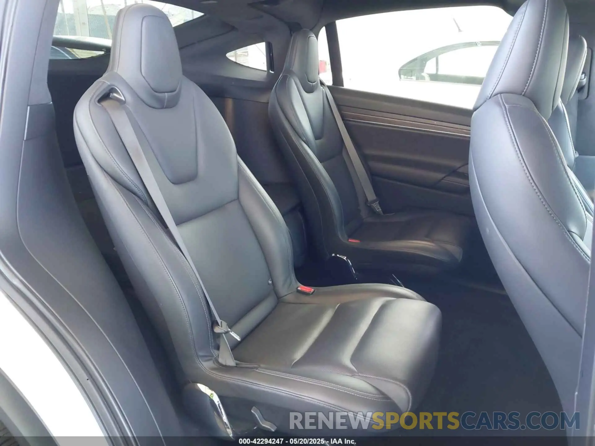 8 Photograph of a damaged car 7SAXCBE57NF337329 TESLA MODEL X 2022