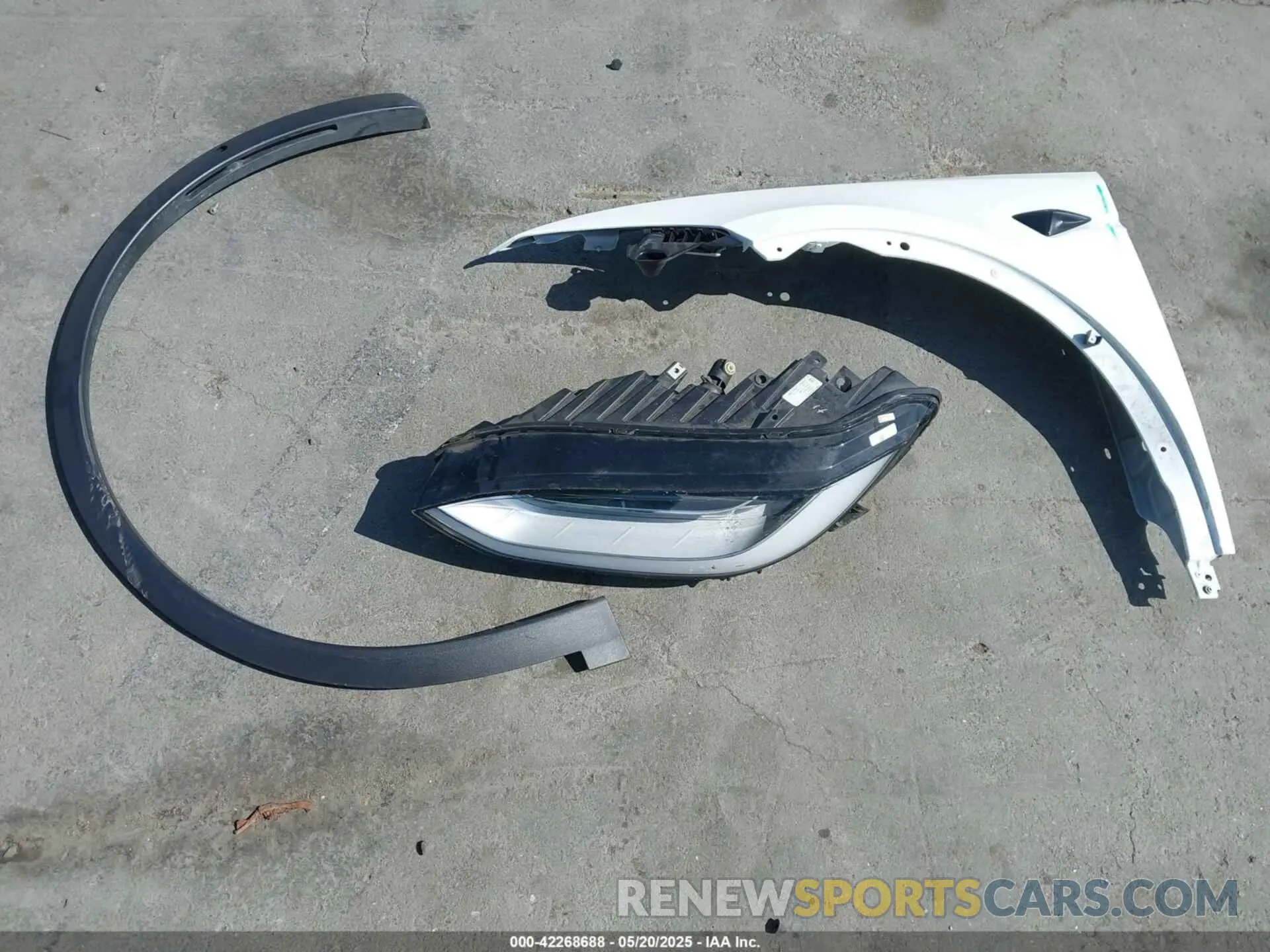 12 Photograph of a damaged car 7SAXCBE58NF329790 TESLA MODEL X 2022