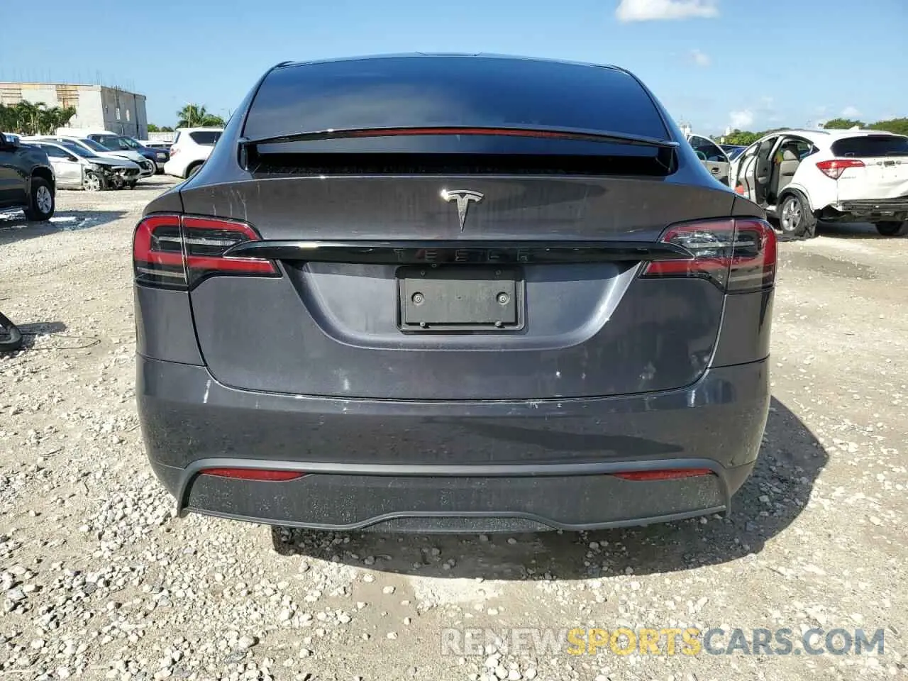 6 Photograph of a damaged car 7SAXCBE58NF335072 TESLA MODEL X 2022
