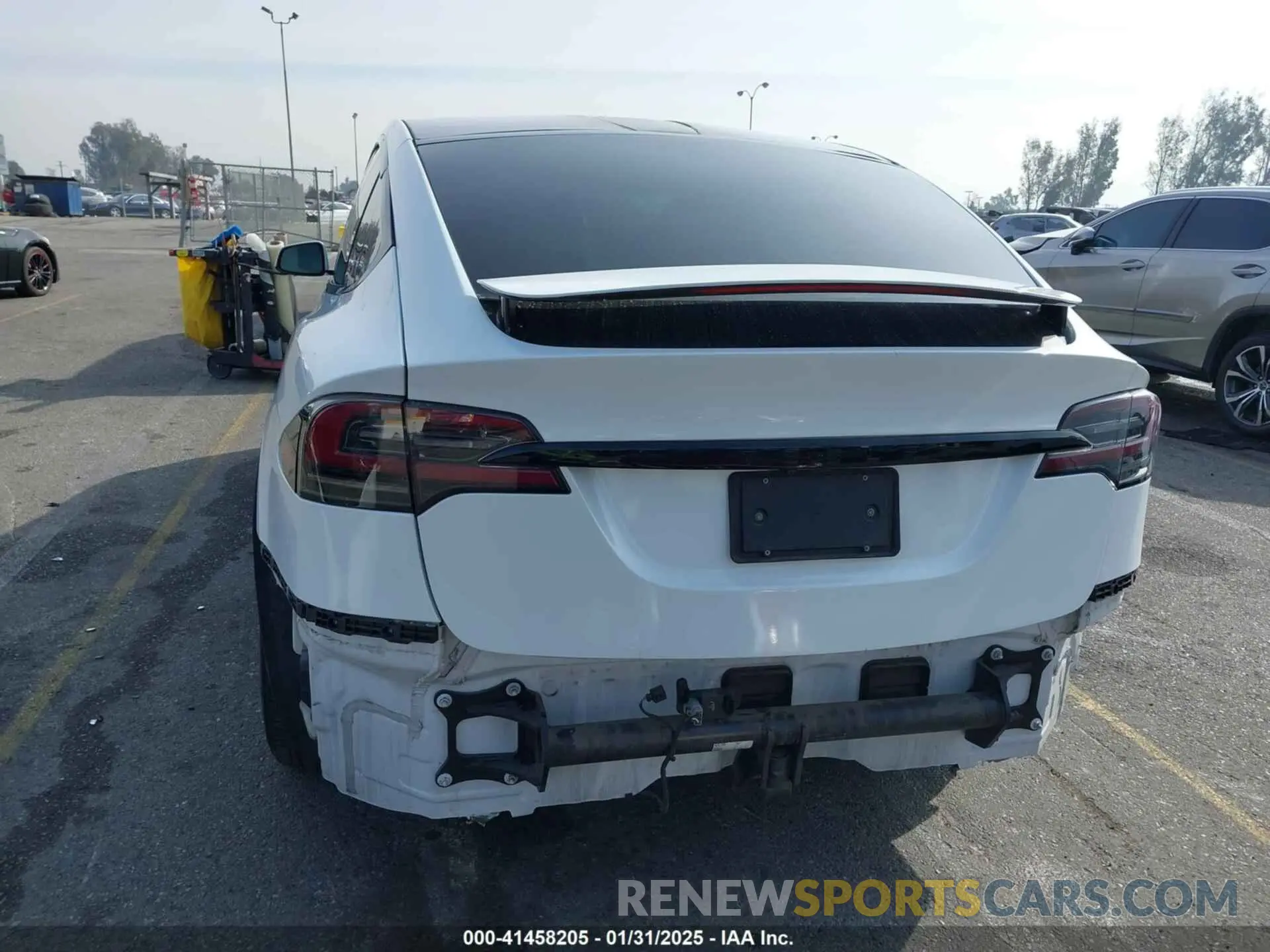 17 Photograph of a damaged car 7SAXCBE58NF336321 TESLA MODEL X 2022