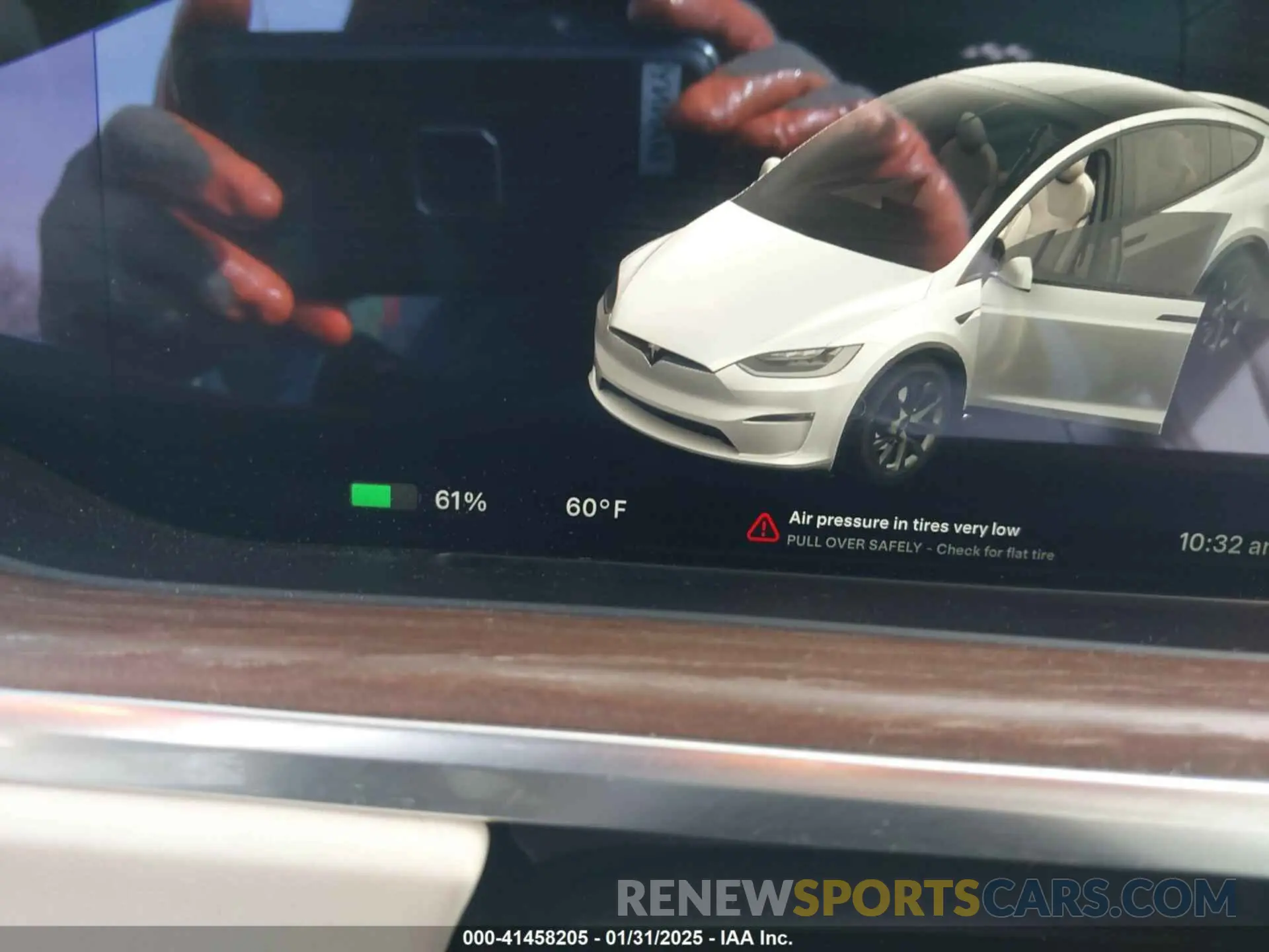 18 Photograph of a damaged car 7SAXCBE58NF336321 TESLA MODEL X 2022