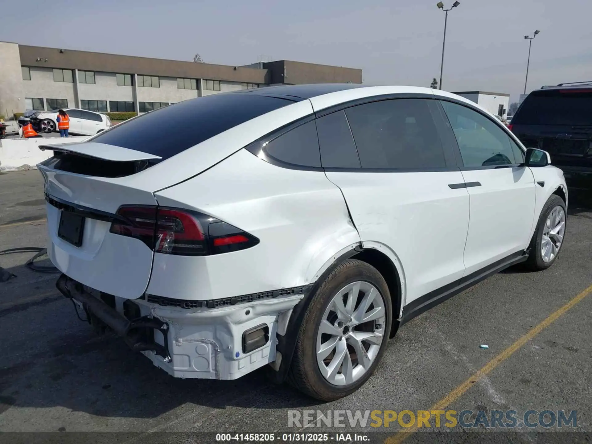 4 Photograph of a damaged car 7SAXCBE58NF336321 TESLA MODEL X 2022