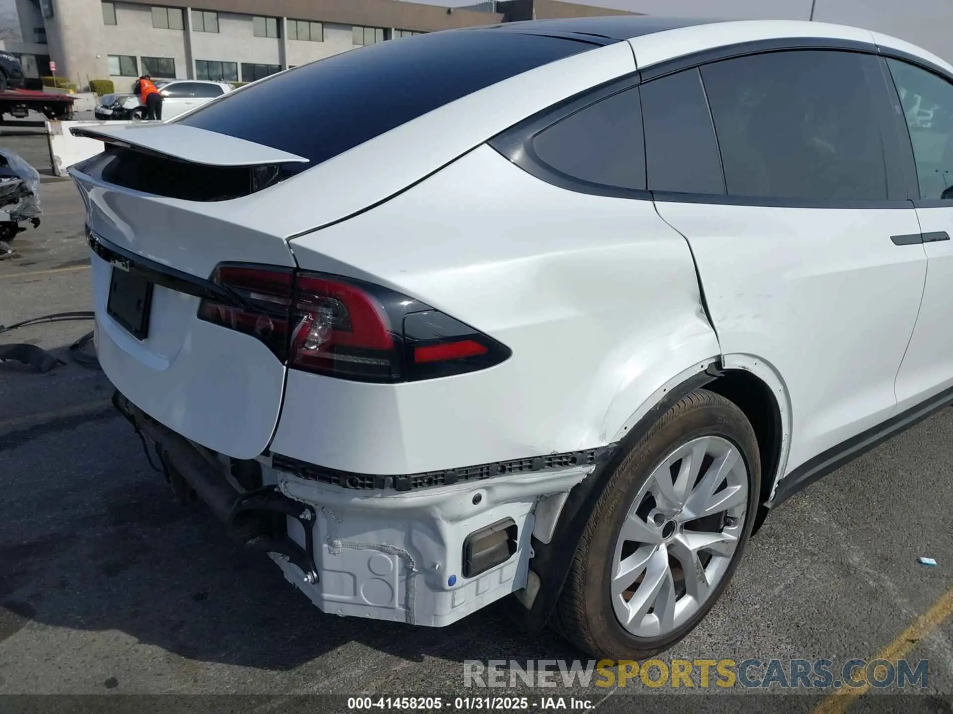 6 Photograph of a damaged car 7SAXCBE58NF336321 TESLA MODEL X 2022
