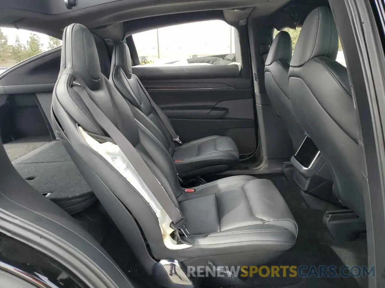 11 Photograph of a damaged car 7SAXCBE59NF362510 TESLA MODEL X 2022