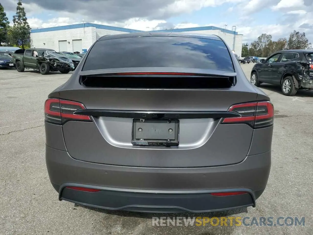 6 Photograph of a damaged car 7SAXCBE59NF362510 TESLA MODEL X 2022
