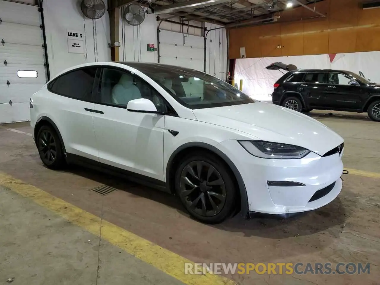 4 Photograph of a damaged car 7SAXCBE5XNF354237 TESLA MODEL X 2022