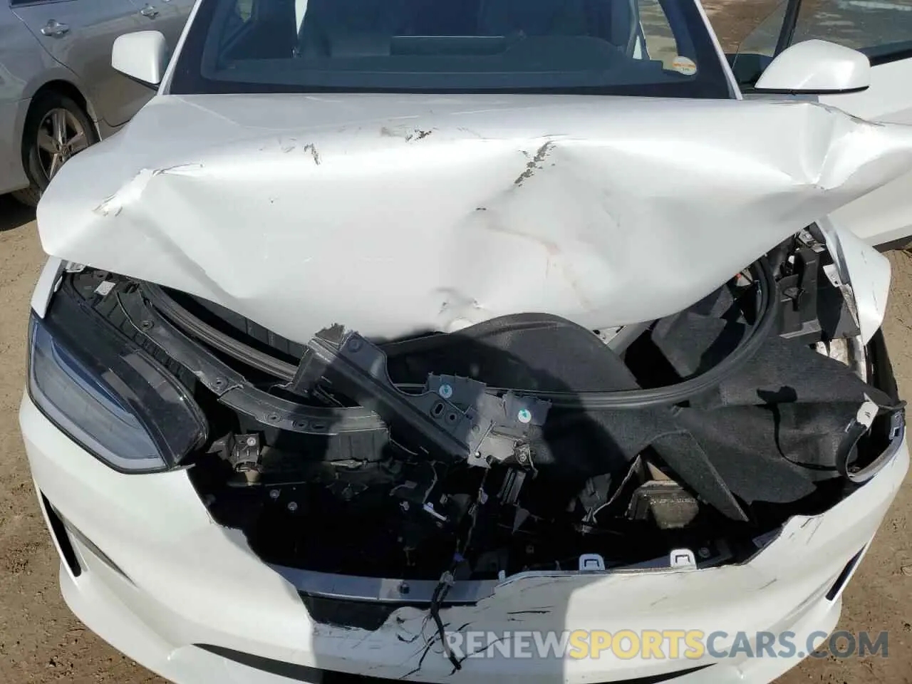 11 Photograph of a damaged car 7SAXCBE5XNF358319 TESLA MODEL X 2022