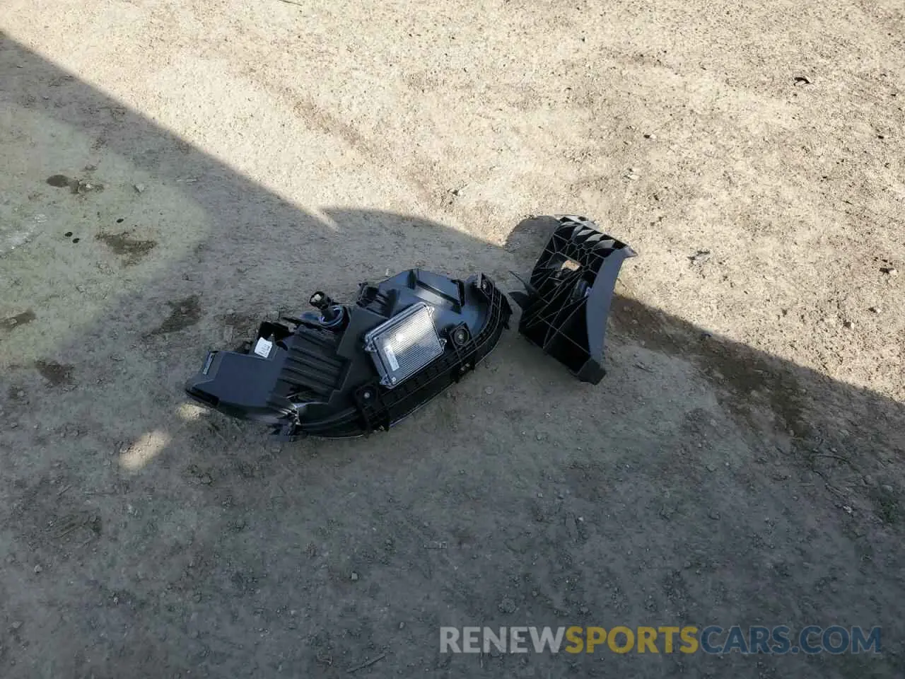12 Photograph of a damaged car 7SAXCBE5XNF358319 TESLA MODEL X 2022