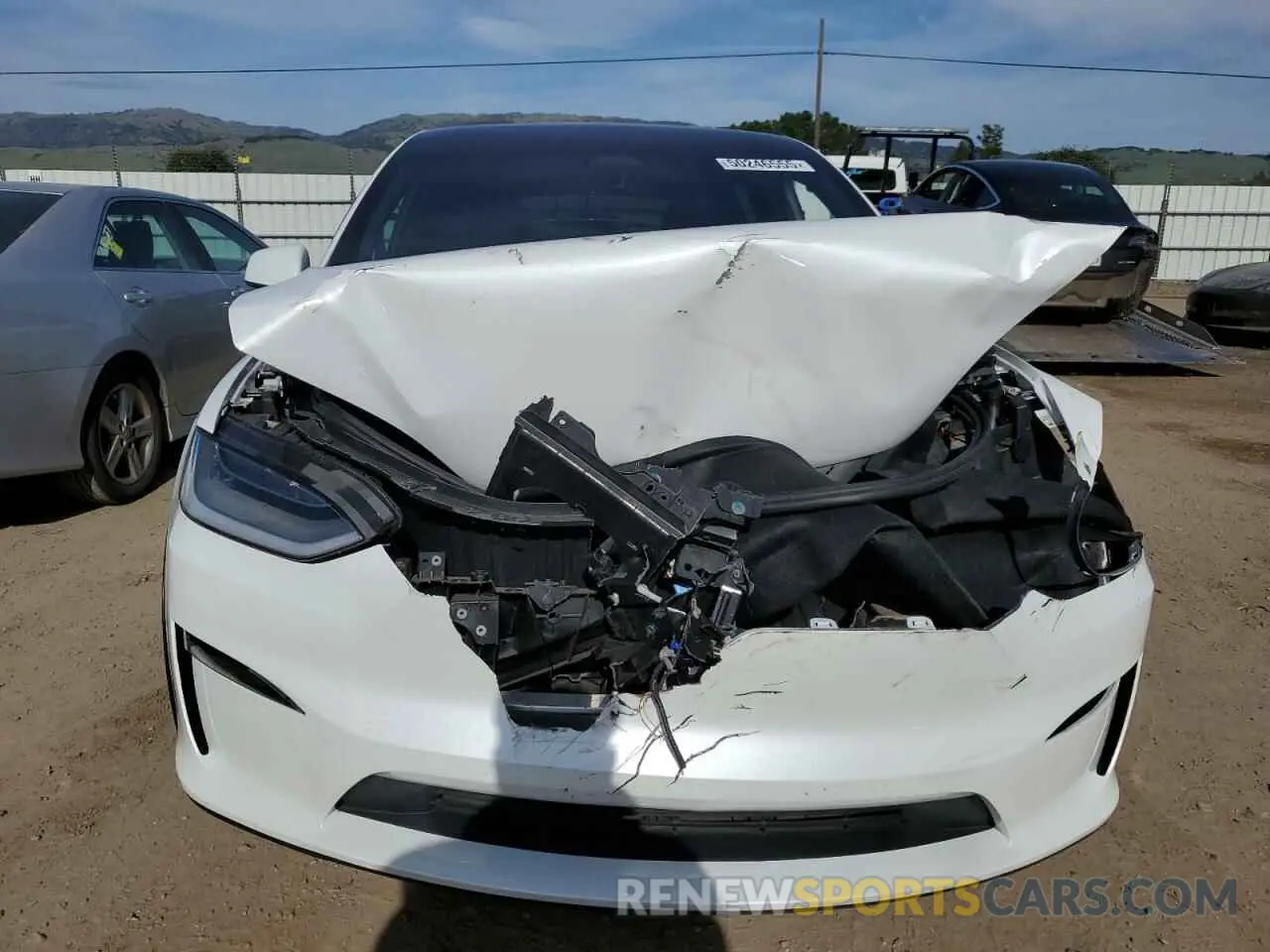 5 Photograph of a damaged car 7SAXCBE5XNF358319 TESLA MODEL X 2022