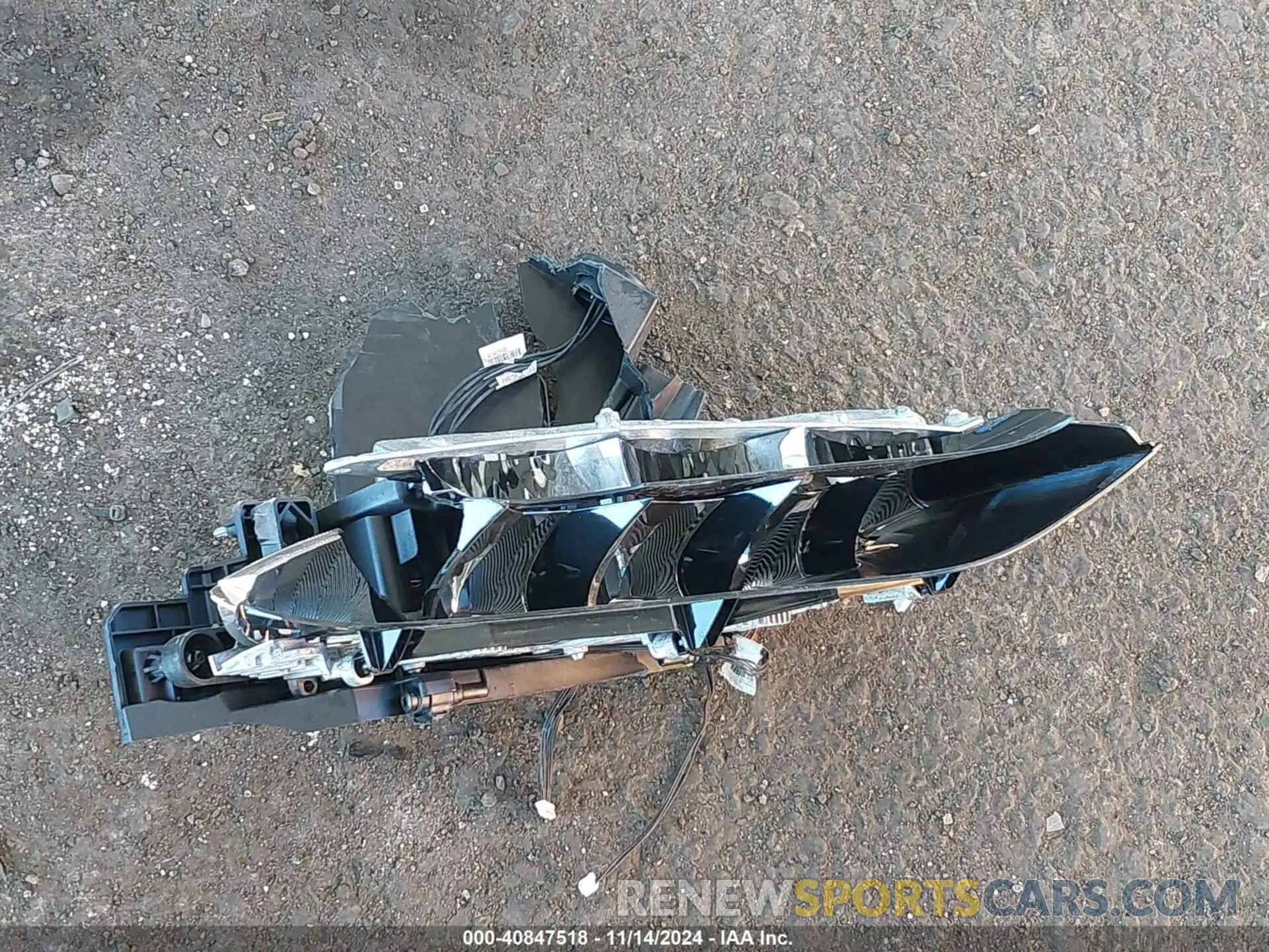 11 Photograph of a damaged car 7SAXCBE60NF351288 TESLA MODEL X 2022