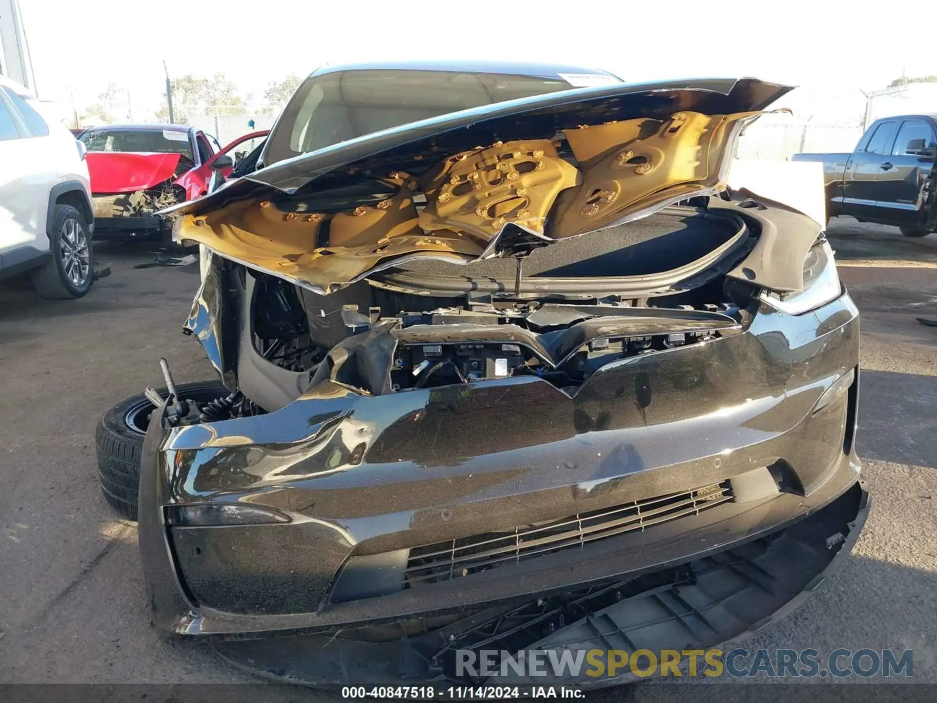 12 Photograph of a damaged car 7SAXCBE60NF351288 TESLA MODEL X 2022