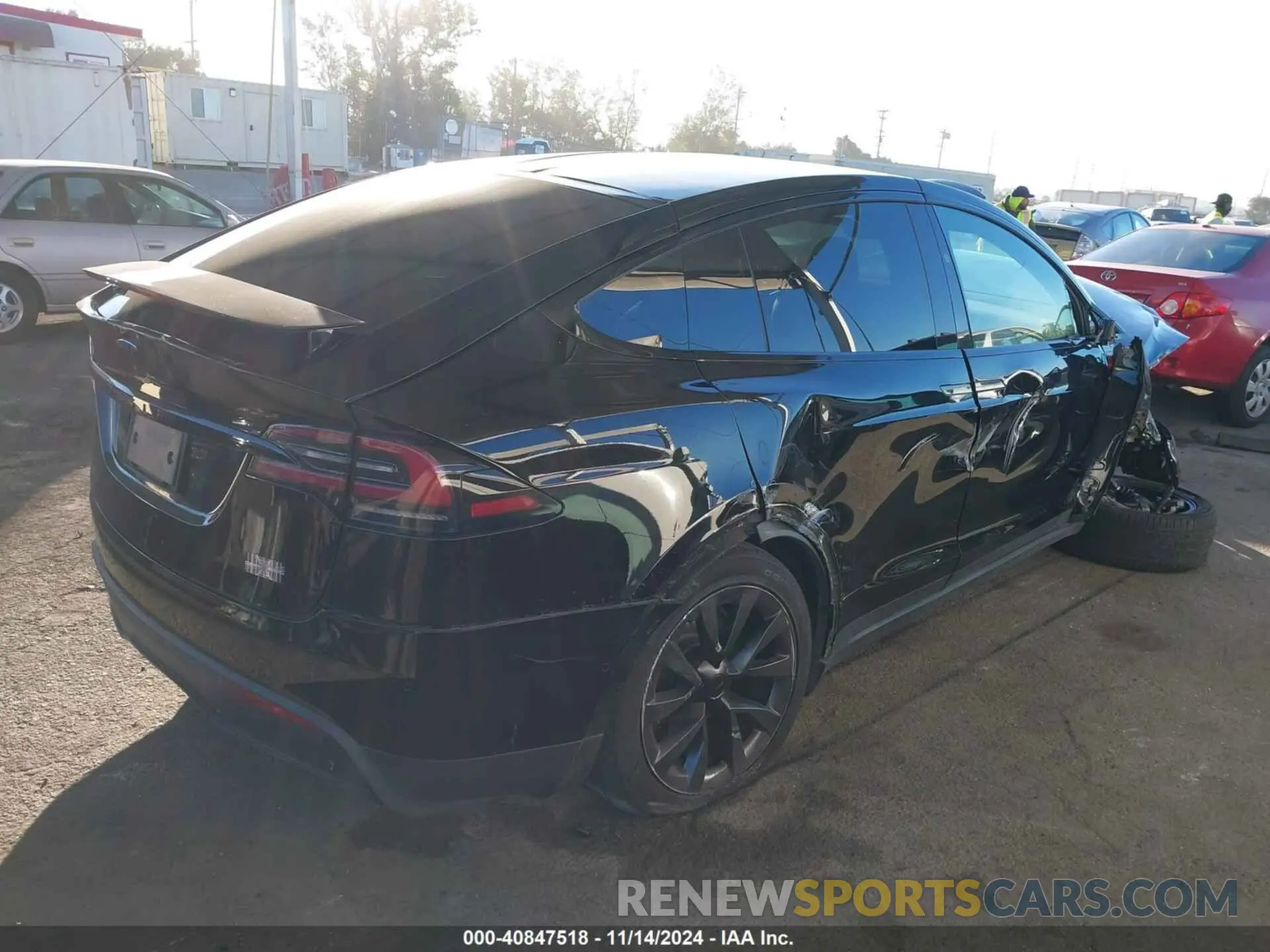 4 Photograph of a damaged car 7SAXCBE60NF351288 TESLA MODEL X 2022