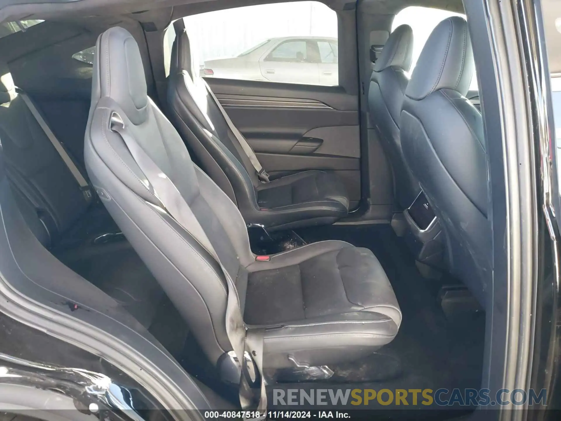 8 Photograph of a damaged car 7SAXCBE60NF351288 TESLA MODEL X 2022