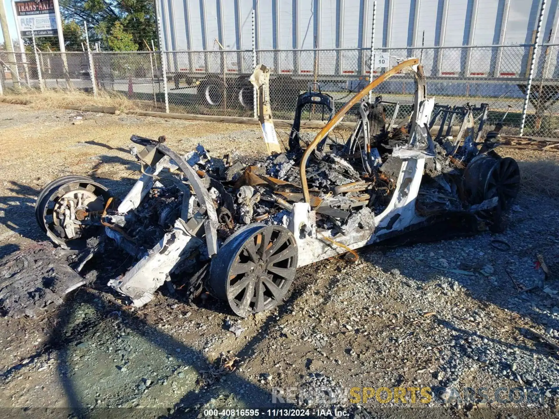 2 Photograph of a damaged car 7SAXCBE60NF356846 TESLA MODEL X 2022