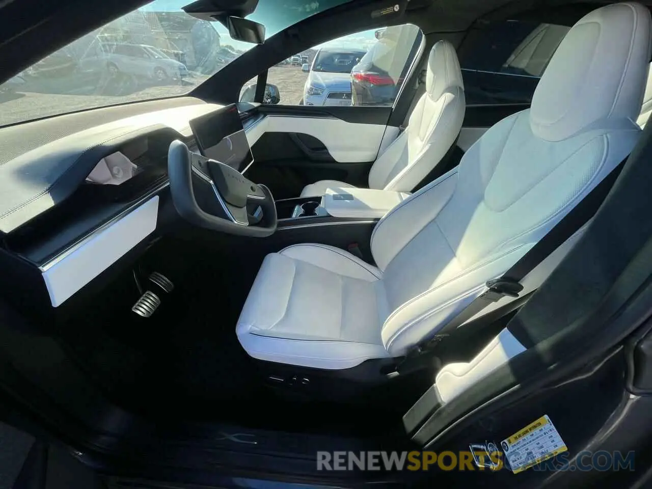 8 Photograph of a damaged car 7SAXCBE61NF358296 TESLA MODEL X 2022