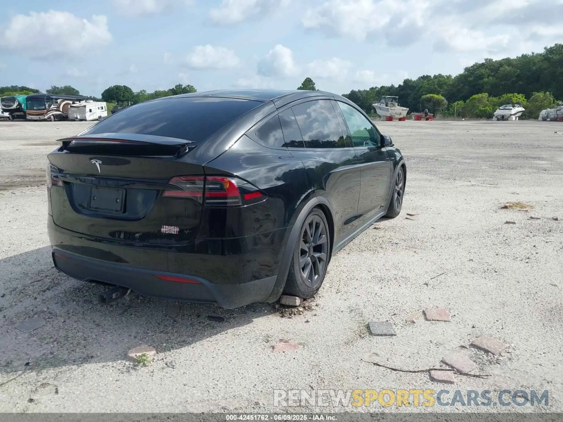 4 Photograph of a damaged car 7SAXCBE61NF362753 TESLA MODEL X 2022