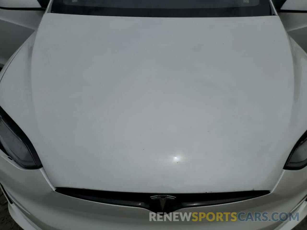 12 Photograph of a damaged car 7SAXCBE62NF331639 TESLA MODEL X 2022
