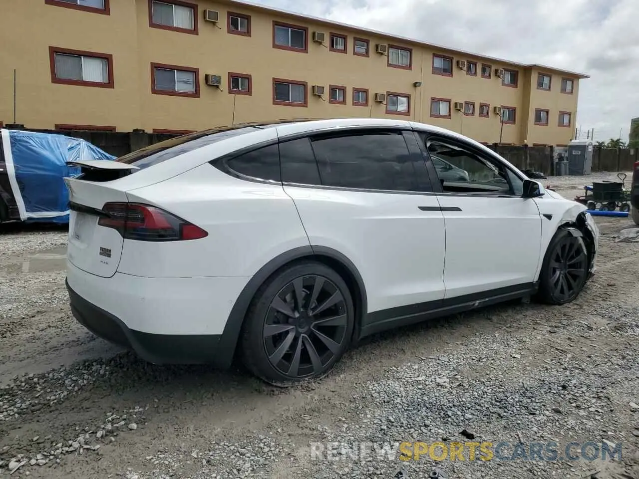 3 Photograph of a damaged car 7SAXCBE62NF331639 TESLA MODEL X 2022