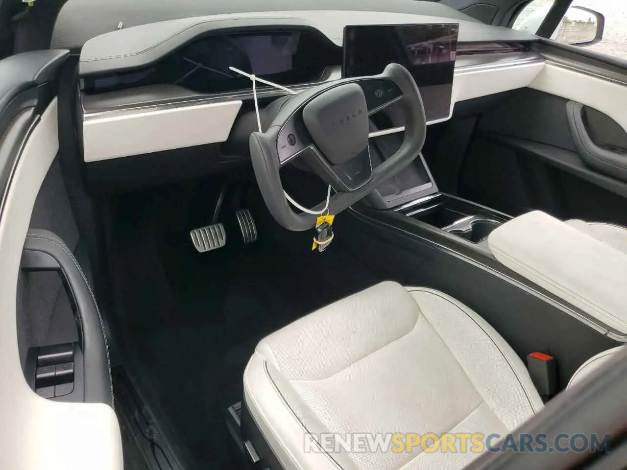 8 Photograph of a damaged car 7SAXCBE62NF331639 TESLA MODEL X 2022