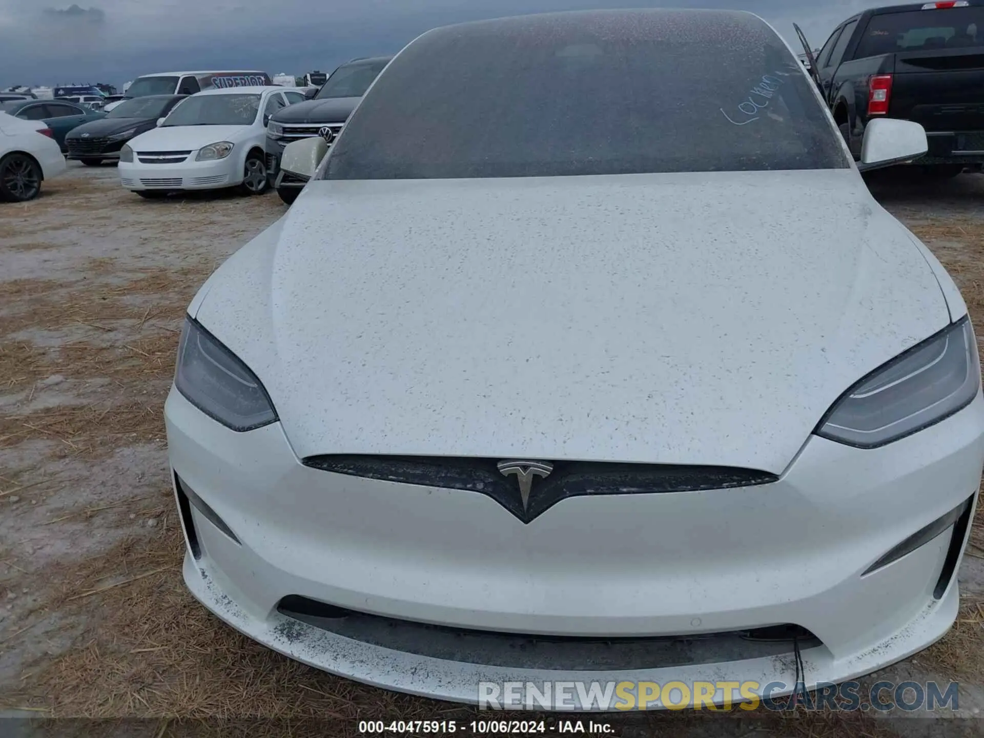 10 Photograph of a damaged car 7SAXCBE62NF333598 TESLA MODEL X 2022