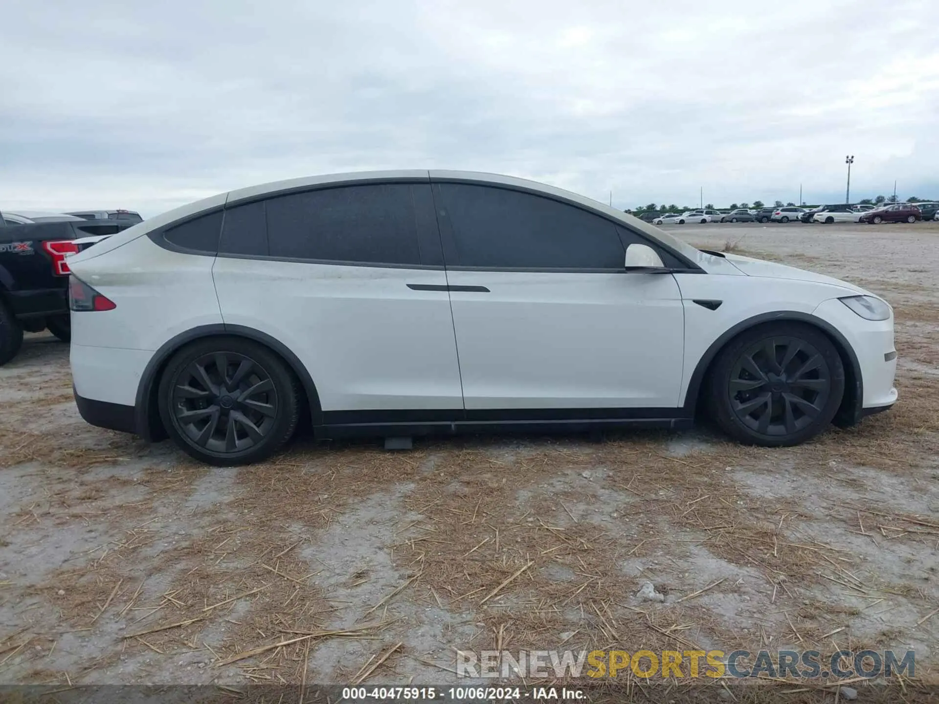 12 Photograph of a damaged car 7SAXCBE62NF333598 TESLA MODEL X 2022