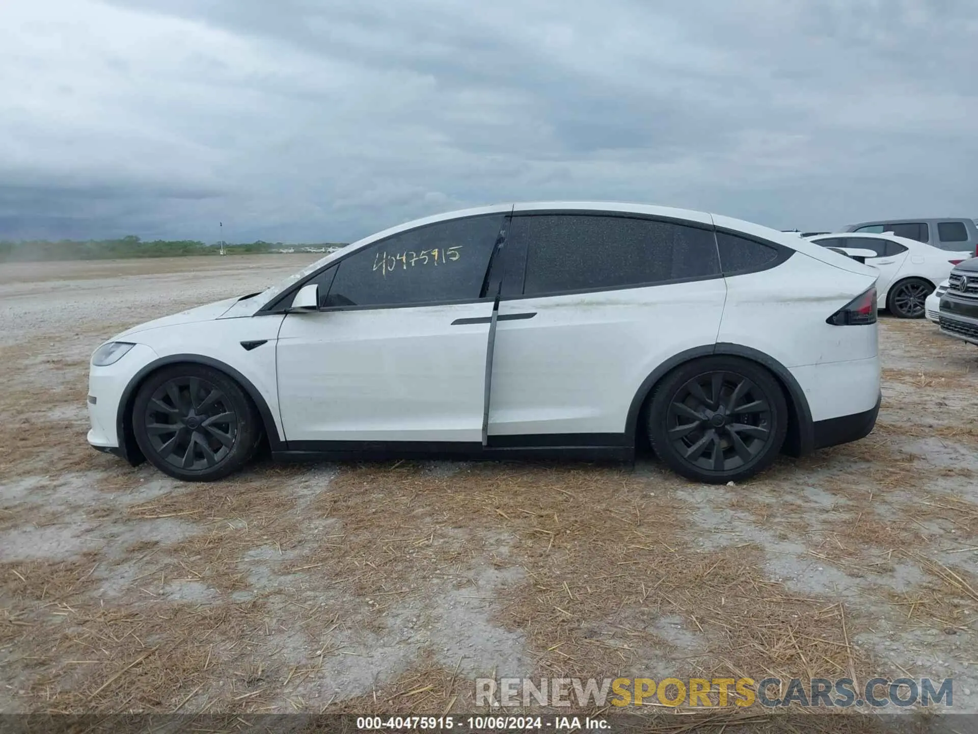 13 Photograph of a damaged car 7SAXCBE62NF333598 TESLA MODEL X 2022