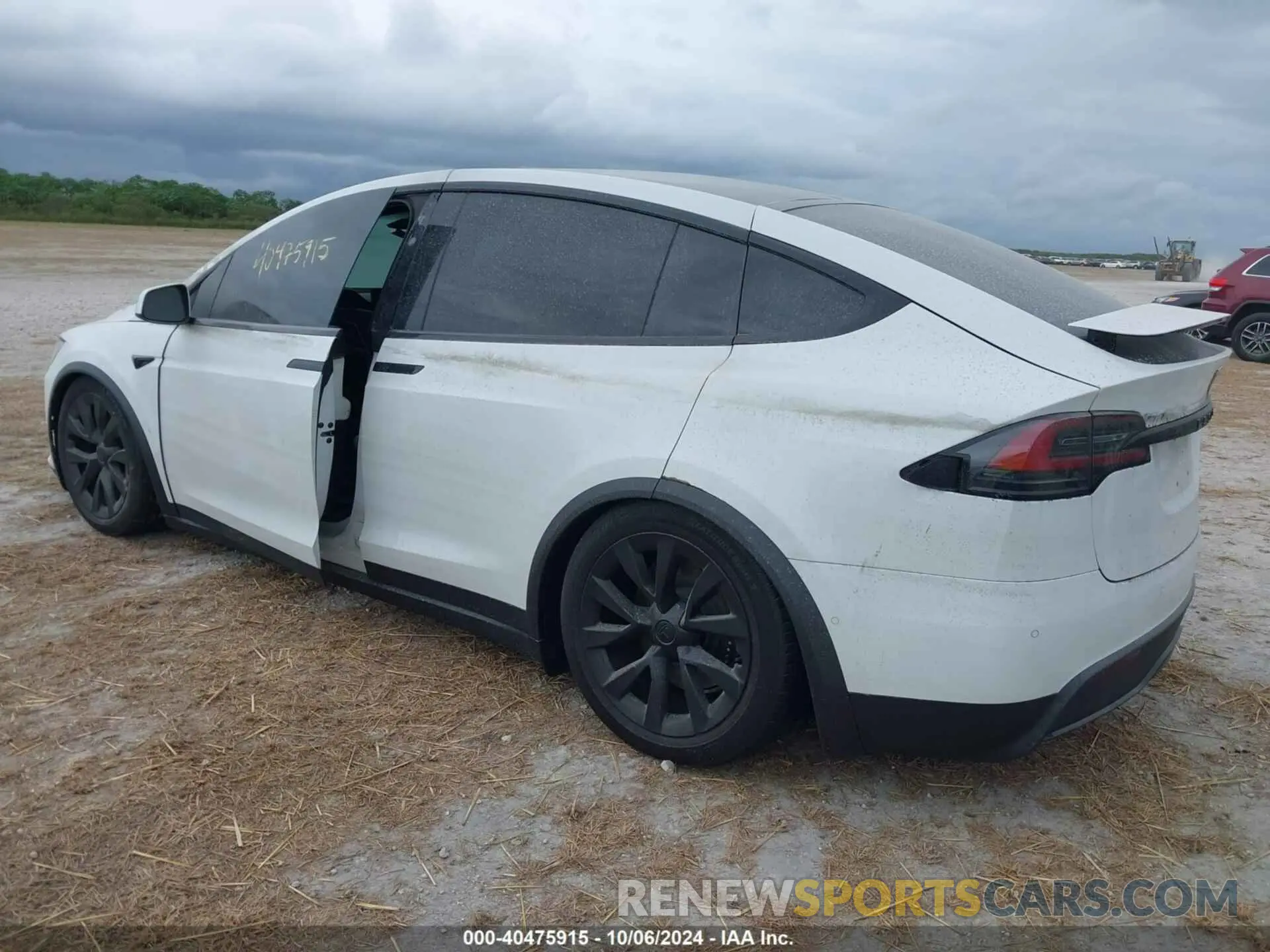 3 Photograph of a damaged car 7SAXCBE62NF333598 TESLA MODEL X 2022