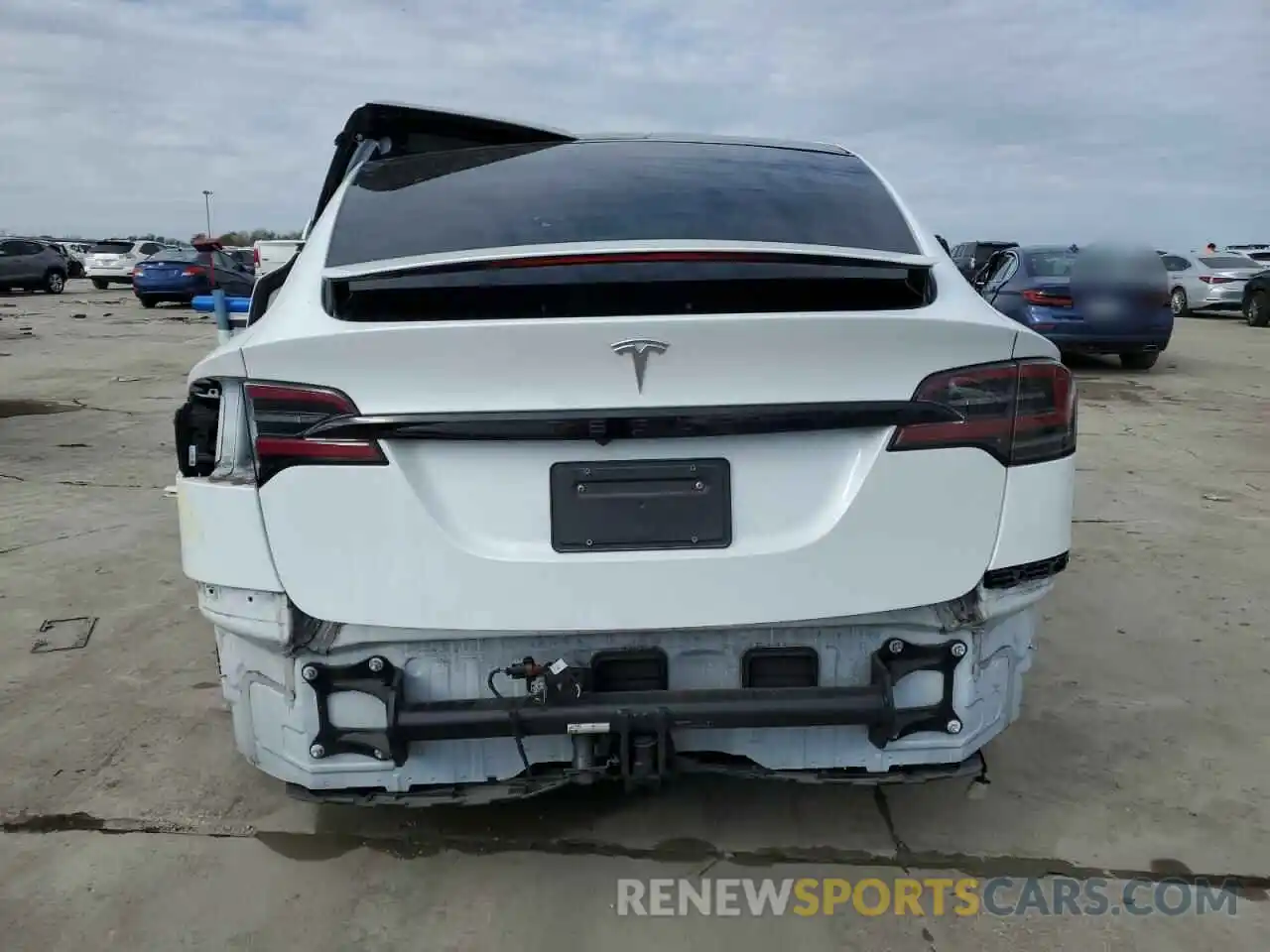 6 Photograph of a damaged car 7SAXCBE62NF342575 TESLA MODEL X 2022