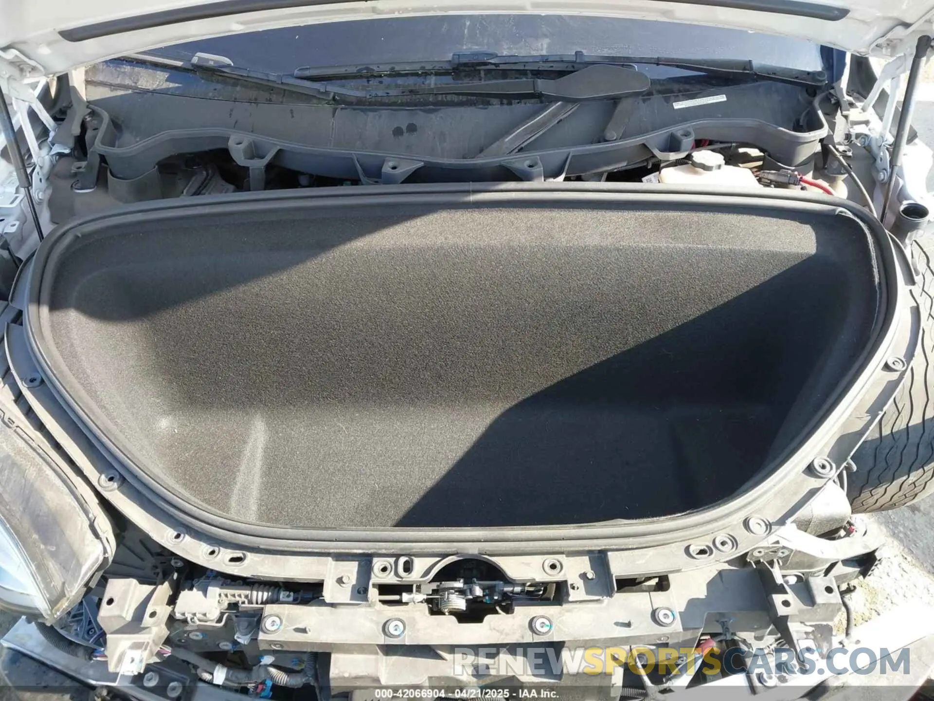 10 Photograph of a damaged car 7SAXCBE63NF337529 TESLA MODEL X 2022
