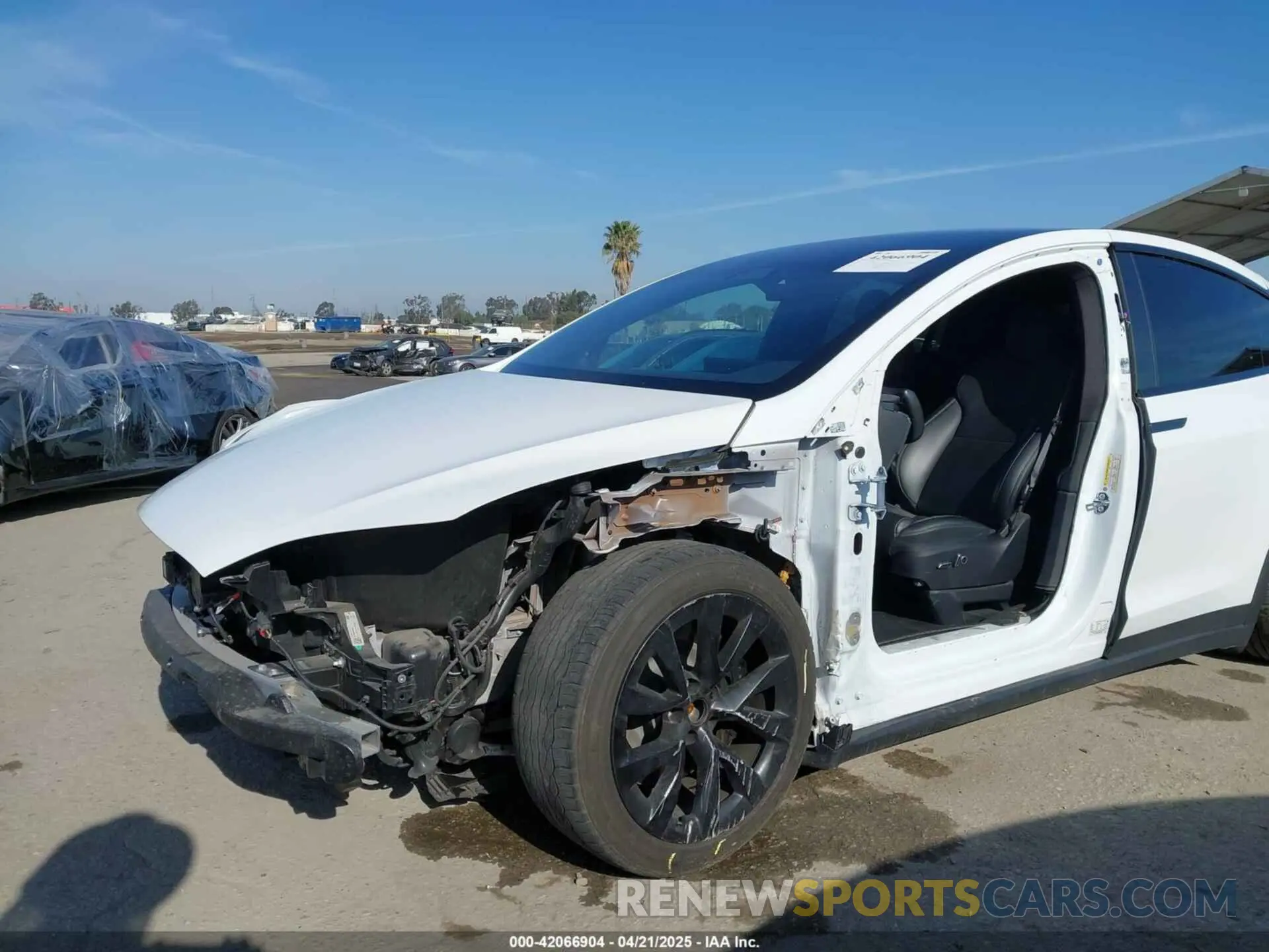 6 Photograph of a damaged car 7SAXCBE63NF337529 TESLA MODEL X 2022