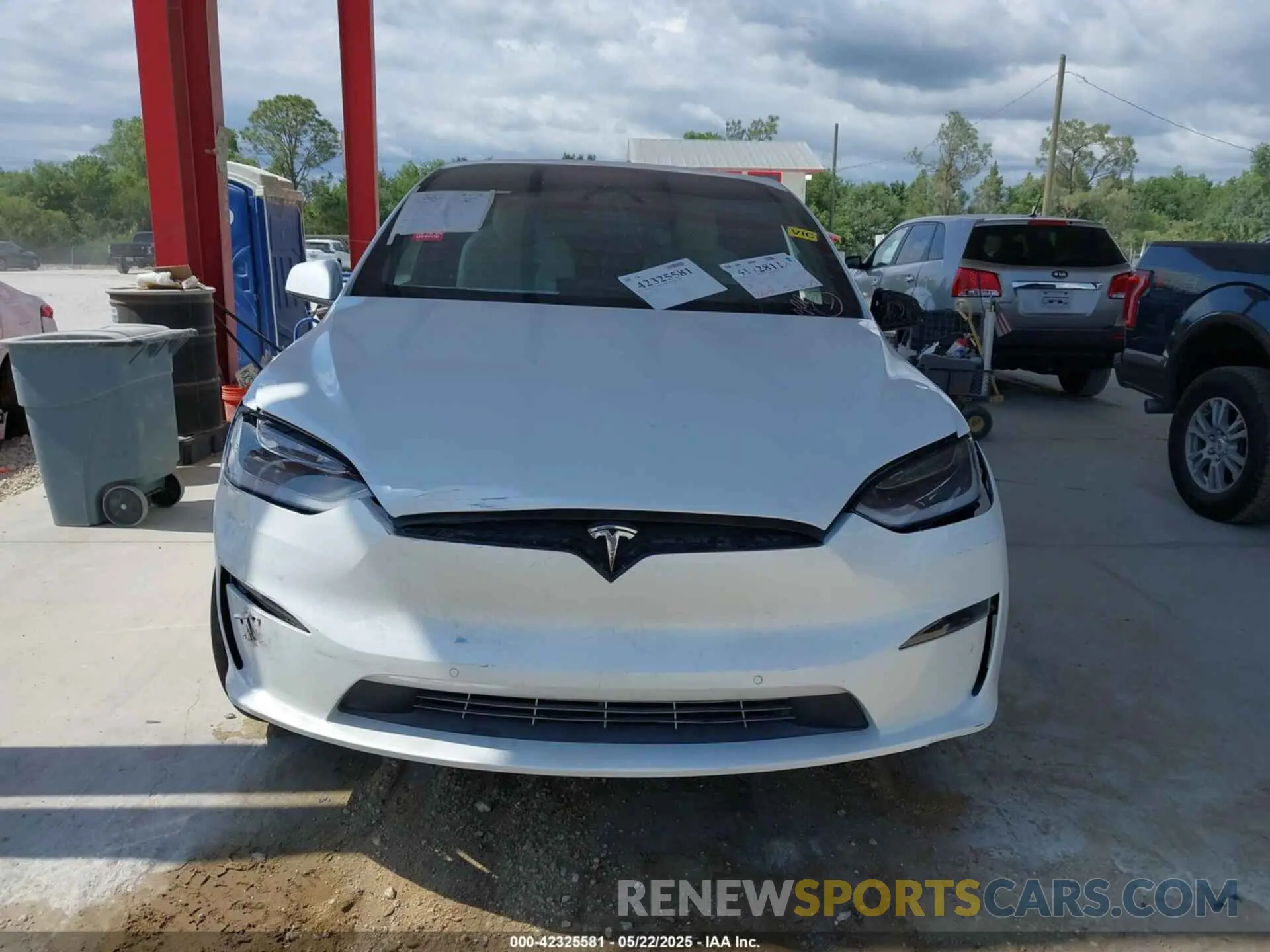 11 Photograph of a damaged car 7SAXCBE63NF356730 TESLA MODEL X 2022