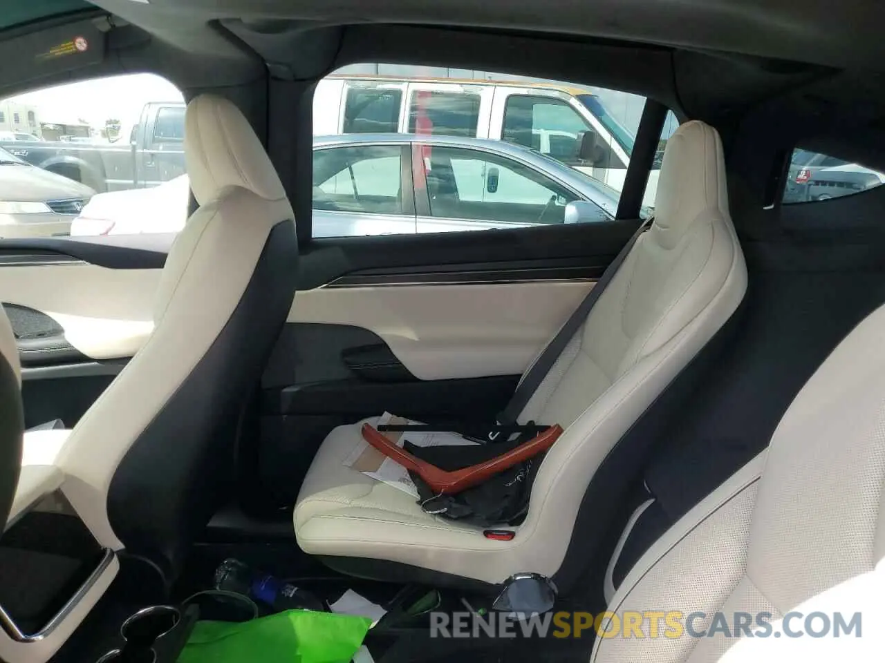 10 Photograph of a damaged car 7SAXCBE64NF329505 TESLA MODEL X 2022