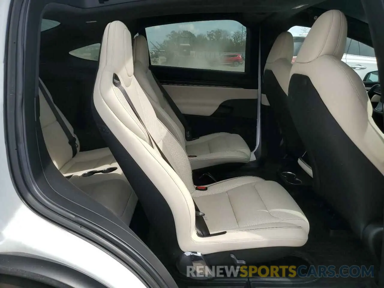 11 Photograph of a damaged car 7SAXCBE64NF344165 TESLA MODEL X 2022