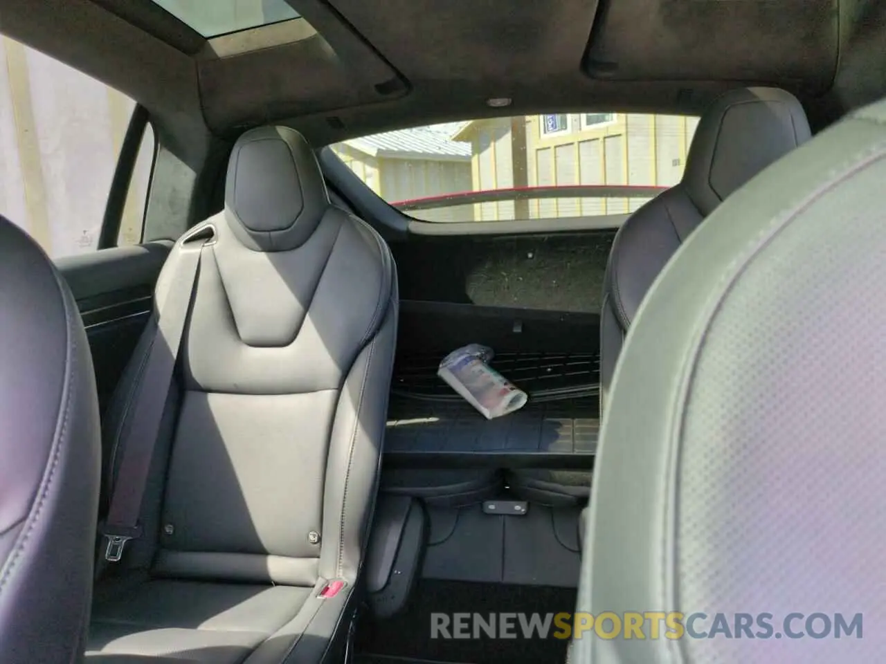 10 Photograph of a damaged car 7SAXCBE64NF358499 TESLA MODEL X 2022