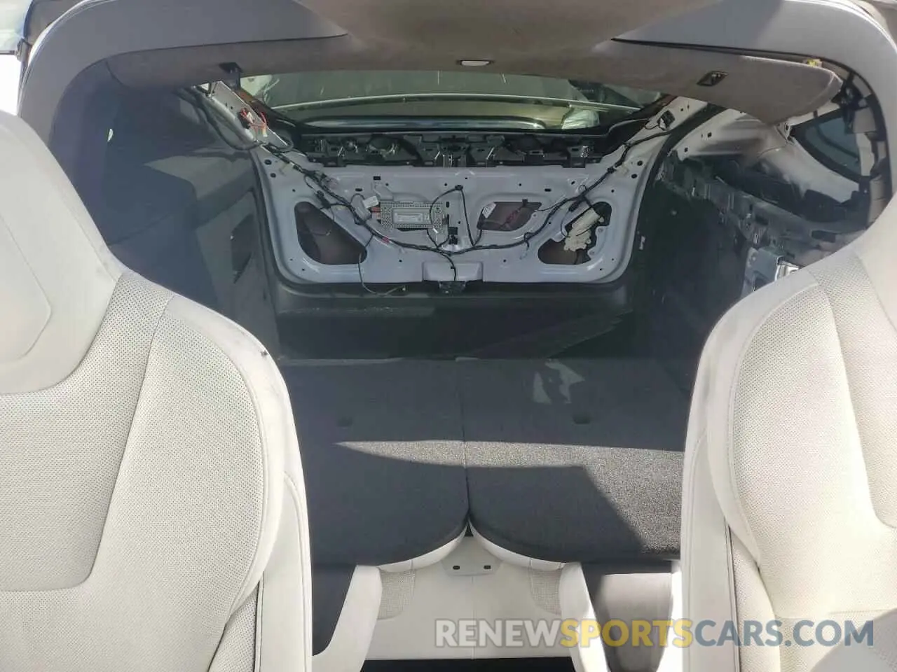 10 Photograph of a damaged car 7SAXCBE66NF344703 TESLA MODEL X 2022