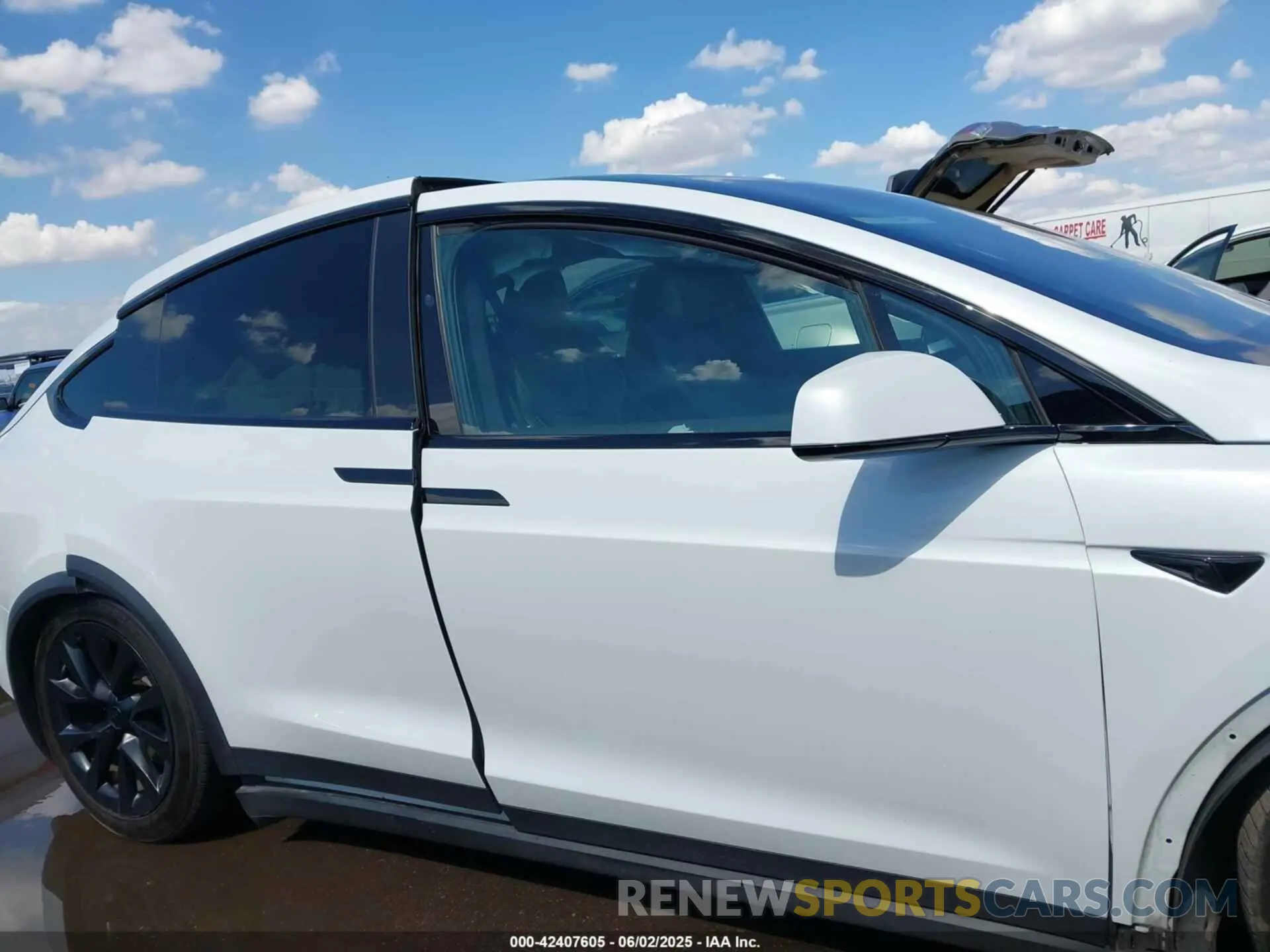 12 Photograph of a damaged car 7SAXCBE66NF351490 TESLA MODEL X 2022
