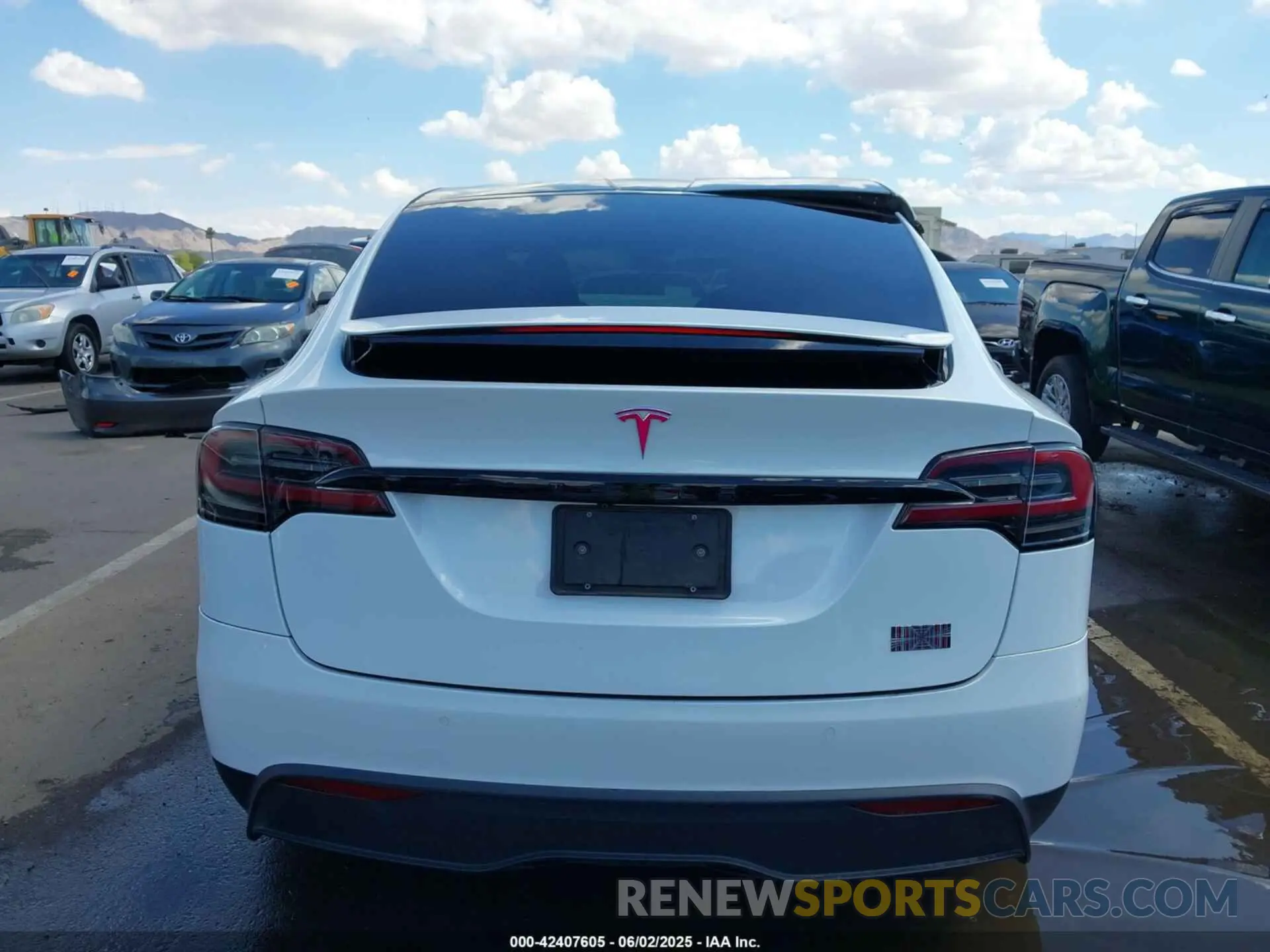 15 Photograph of a damaged car 7SAXCBE66NF351490 TESLA MODEL X 2022
