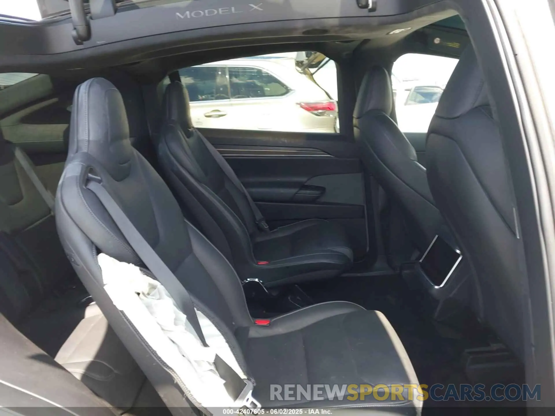 8 Photograph of a damaged car 7SAXCBE66NF351490 TESLA MODEL X 2022