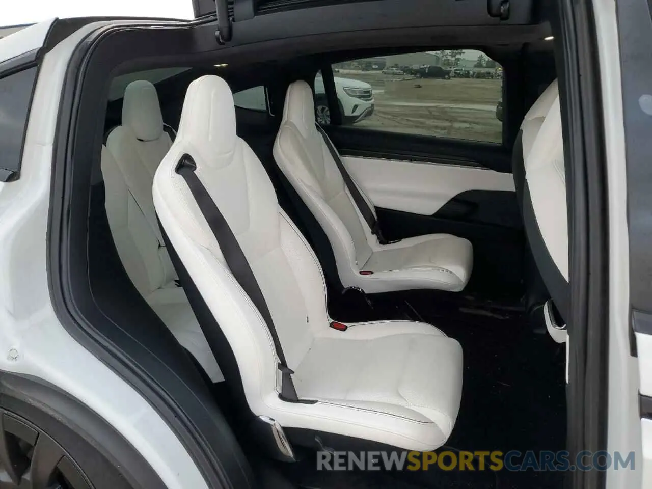 11 Photograph of a damaged car 7SAXCBE67NF333239 TESLA MODEL X 2022