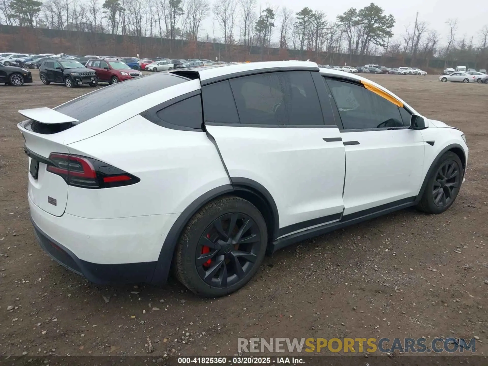 4 Photograph of a damaged car 7SAXCBE67NF339557 TESLA MODEL X 2022