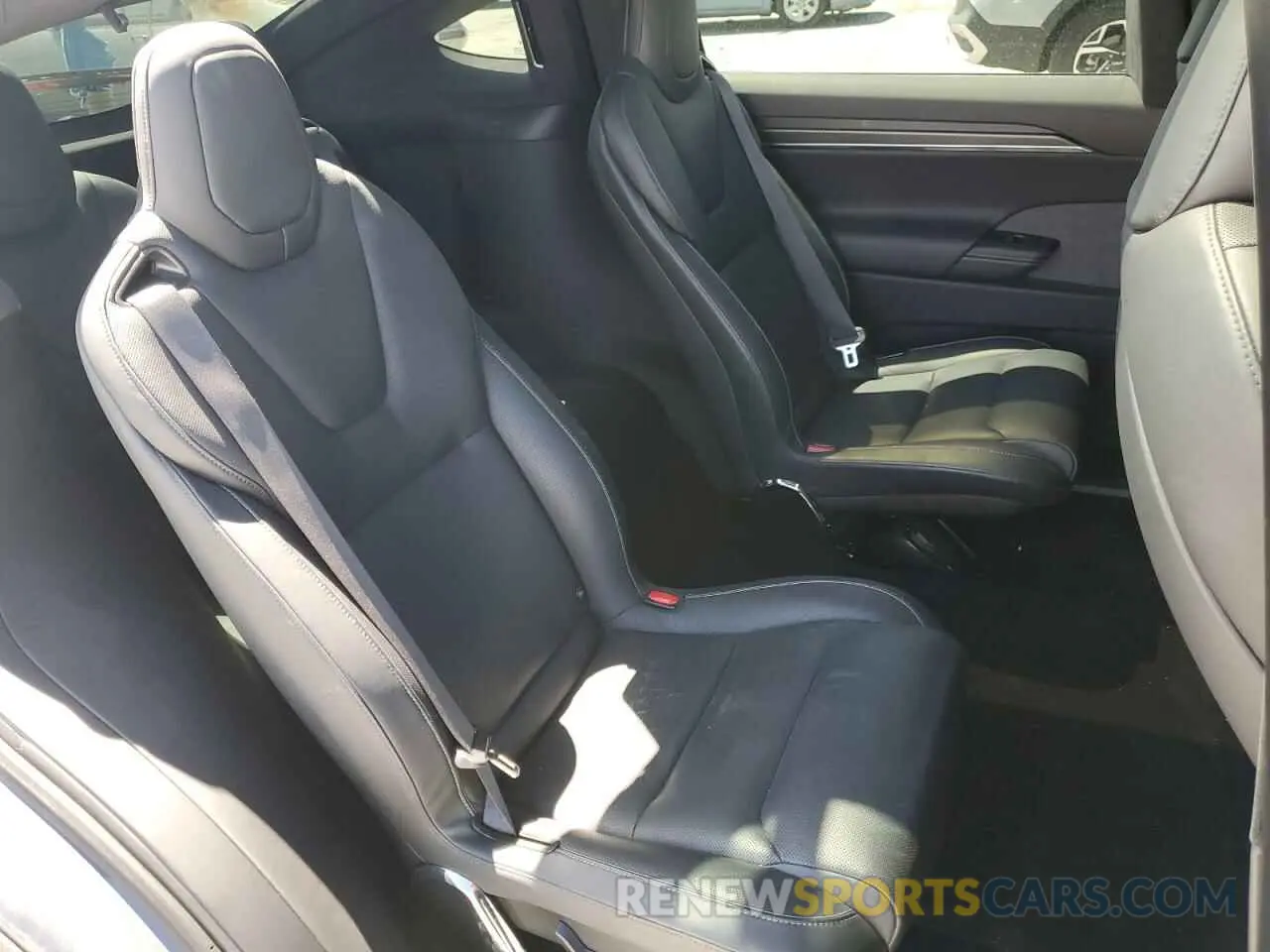 12 Photograph of a damaged car 7SAXCBE68NF362443 TESLA MODEL X 2022