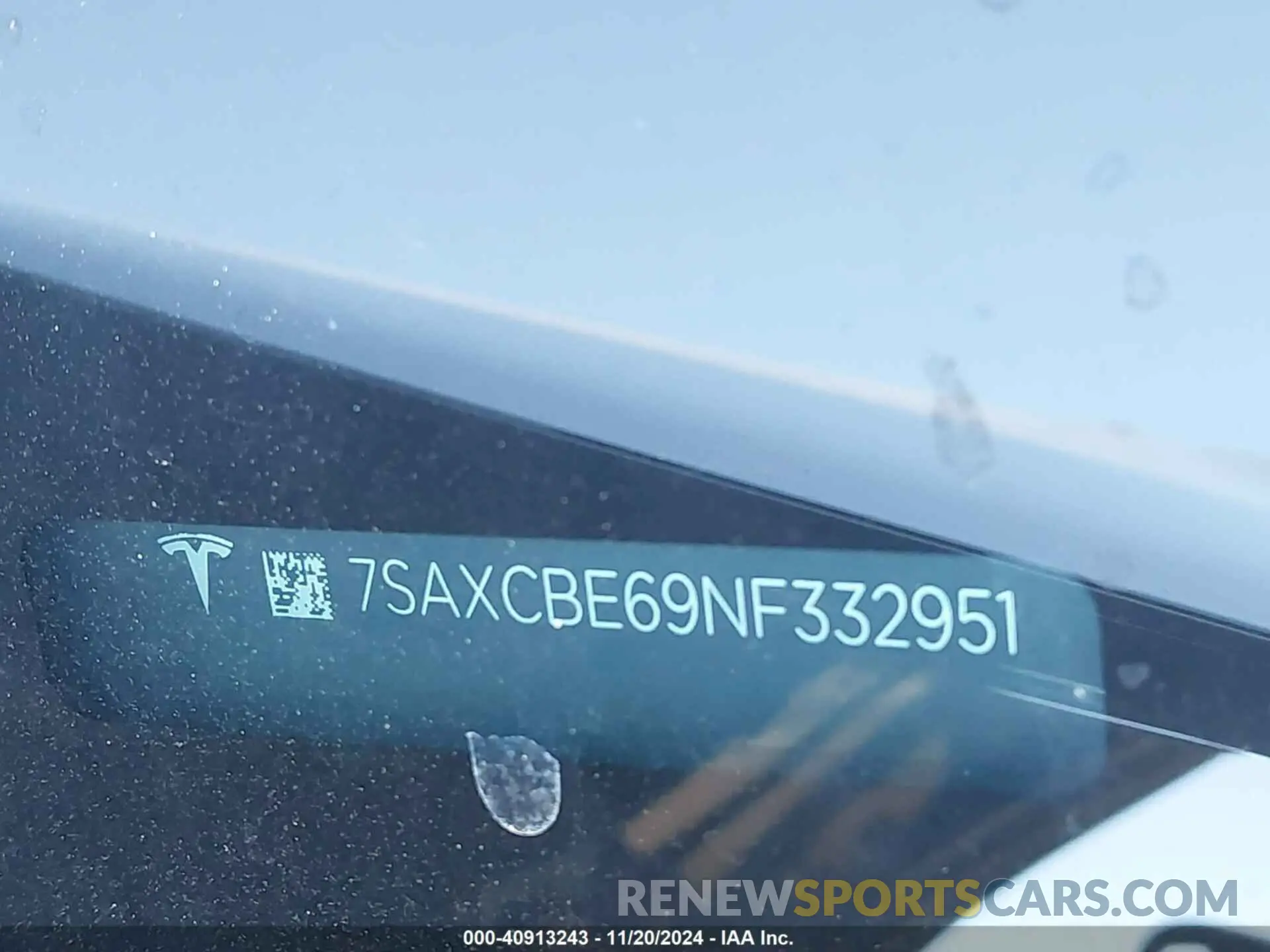 19 Photograph of a damaged car 7SAXCBE69NF332951 TESLA MODEL X 2022